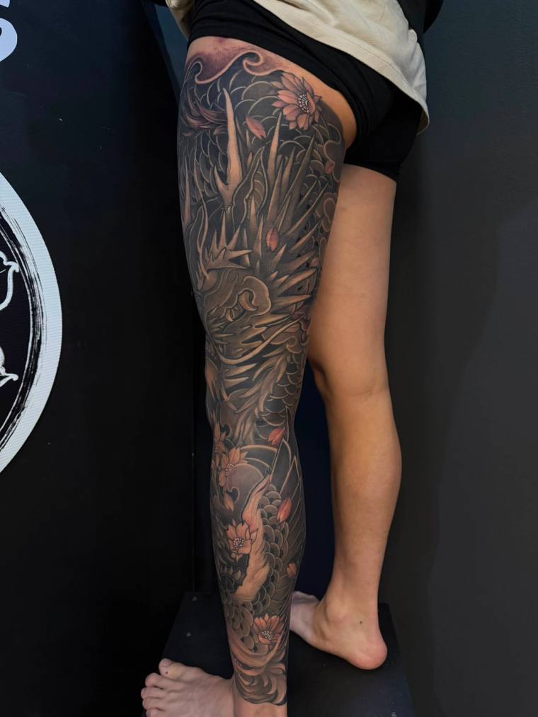 Black and grey leg sleeve.