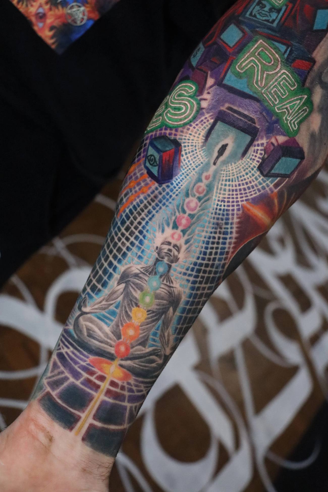 Rodney - Black & Grey Realism · Oriental