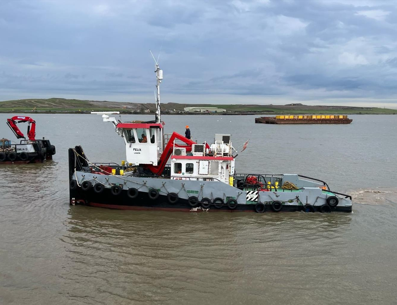 18m Pusher Tug w/ Hydraulic Wheelhouse thumbnail 4