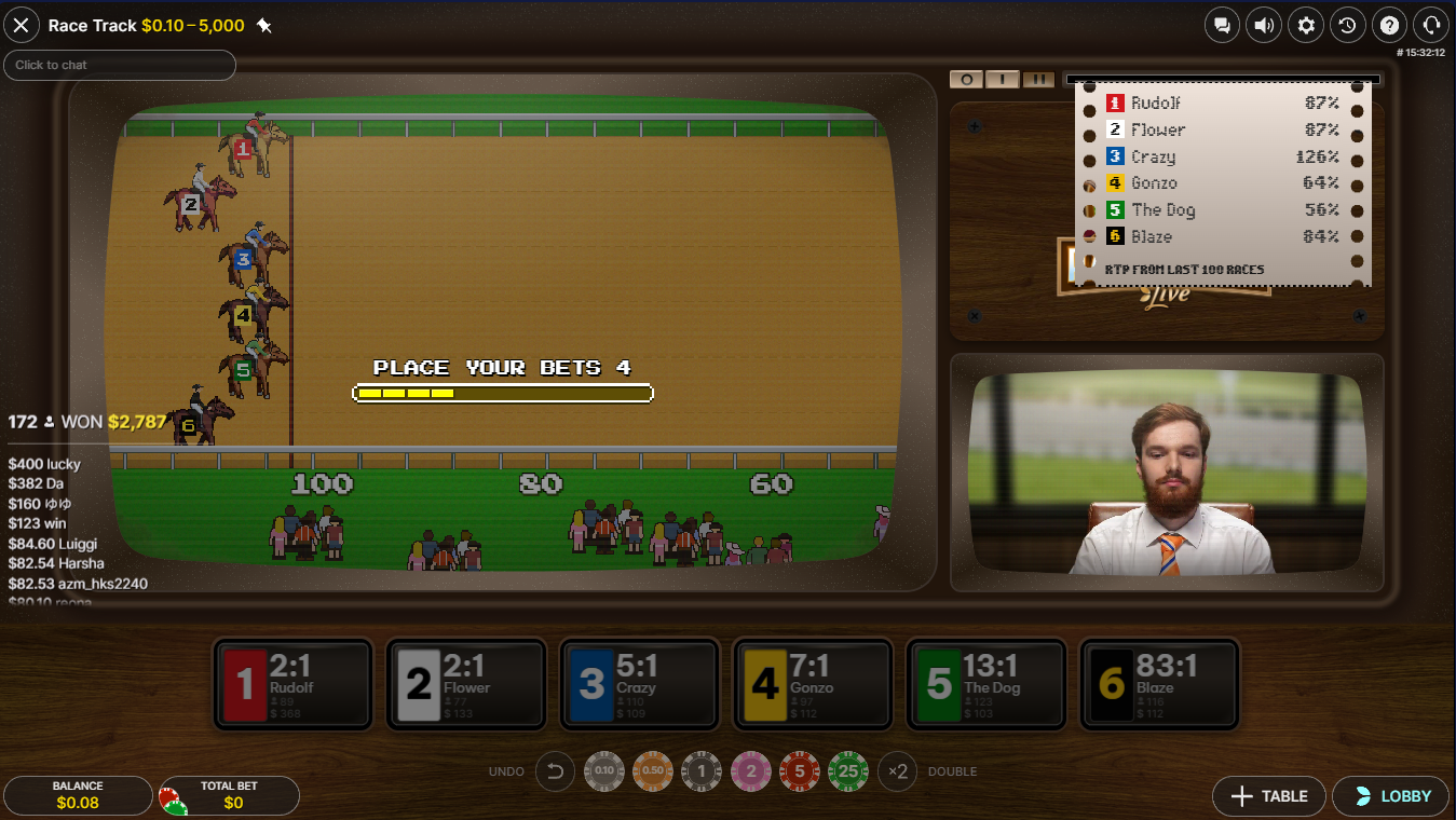 EvolutionのRacetrack Live - 83:1の配当の馬が表示され、高額報酬の可能性を示すベットフェーズ - Flush