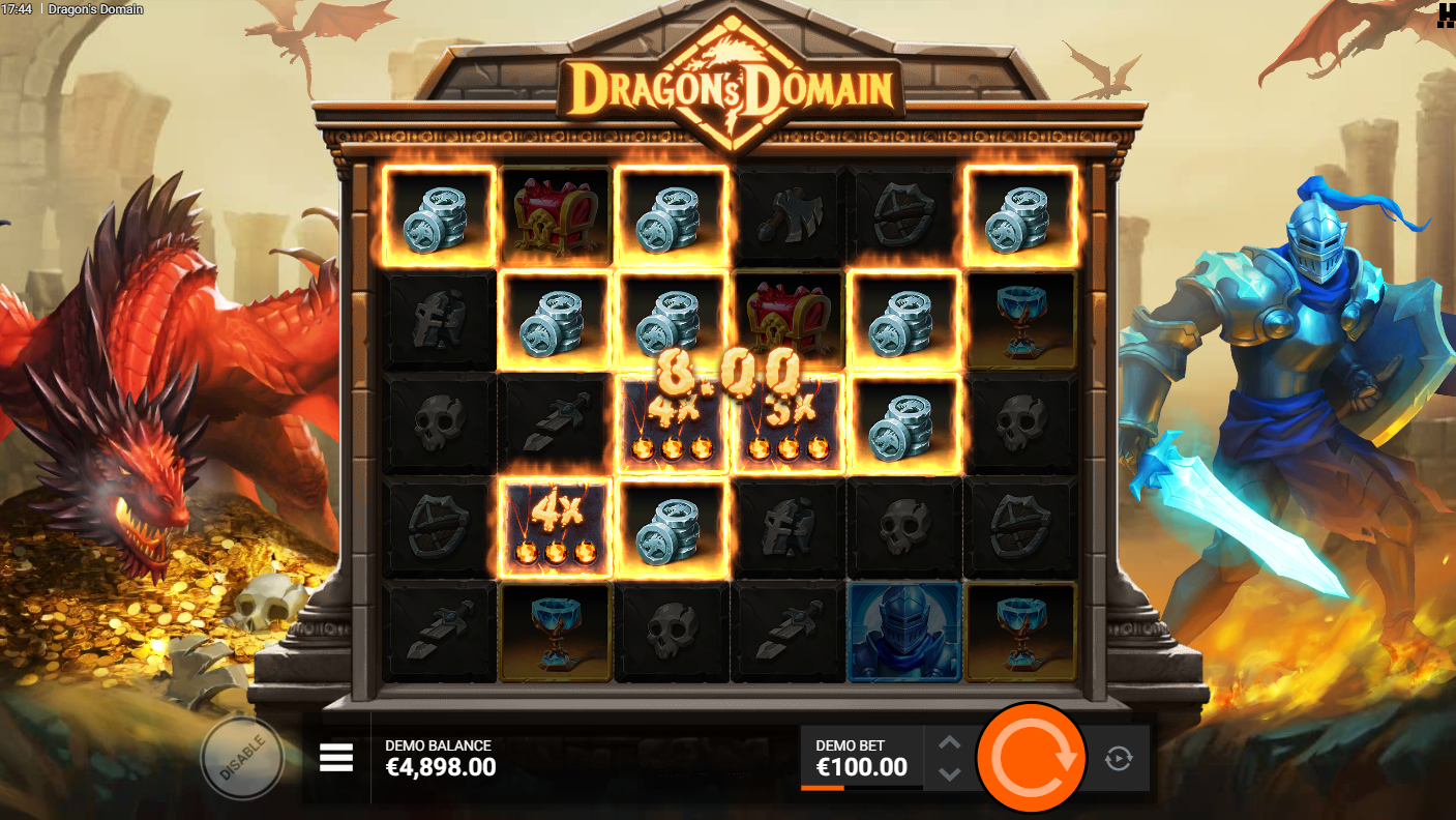 Hacksaw Gaming의 Dragon's Domain 슬롯 - 릴 위의 Charred Land 와일드 배수 - Flush