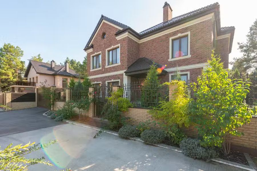 Why You Should Consider Power Washing Your Brick House Before Painting