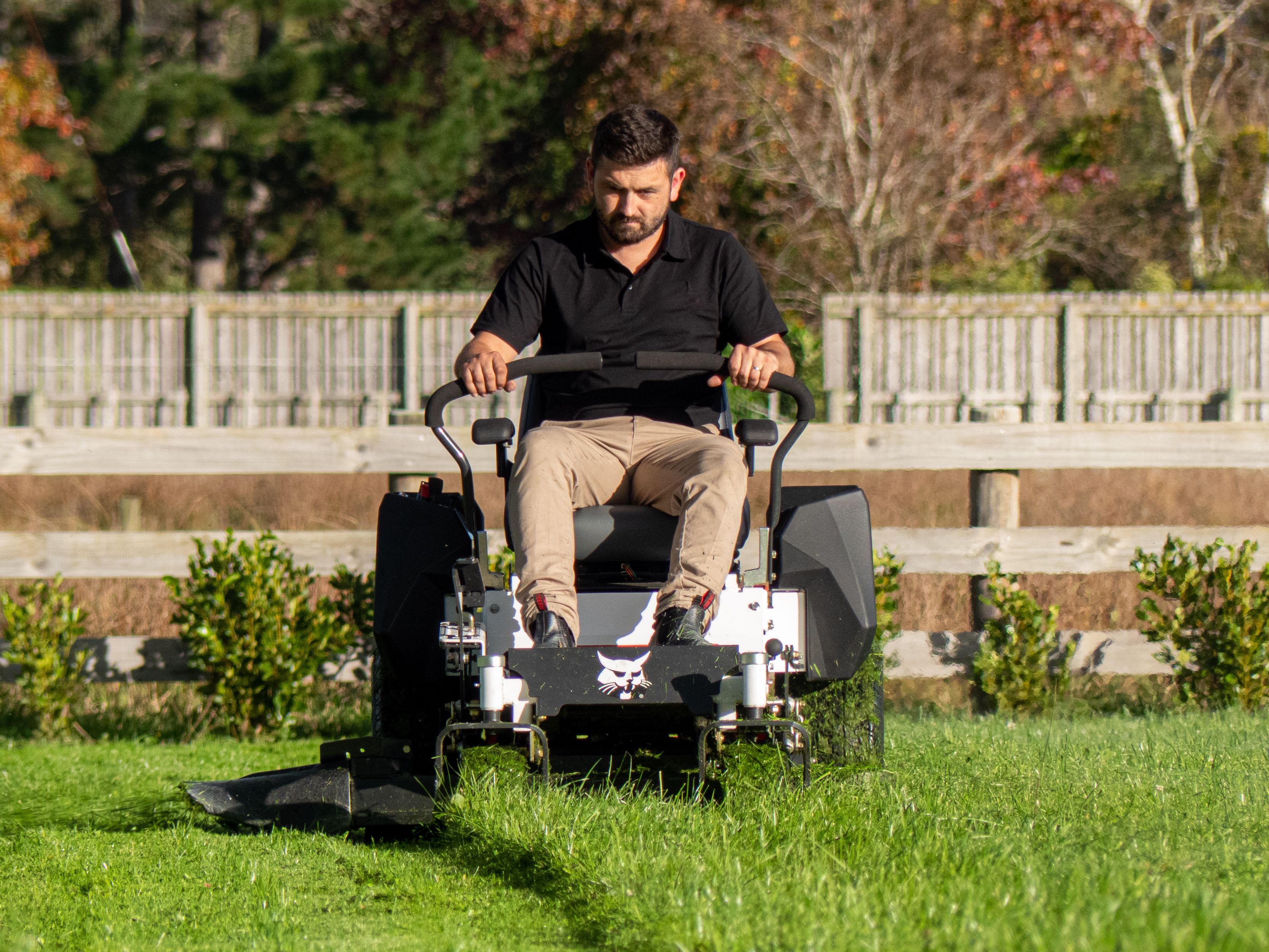 Riding Lawn Mower Vs Push Lawn Mower: Which Is Right For Your Home?