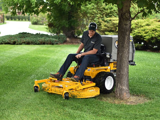 Ride on lawnmower