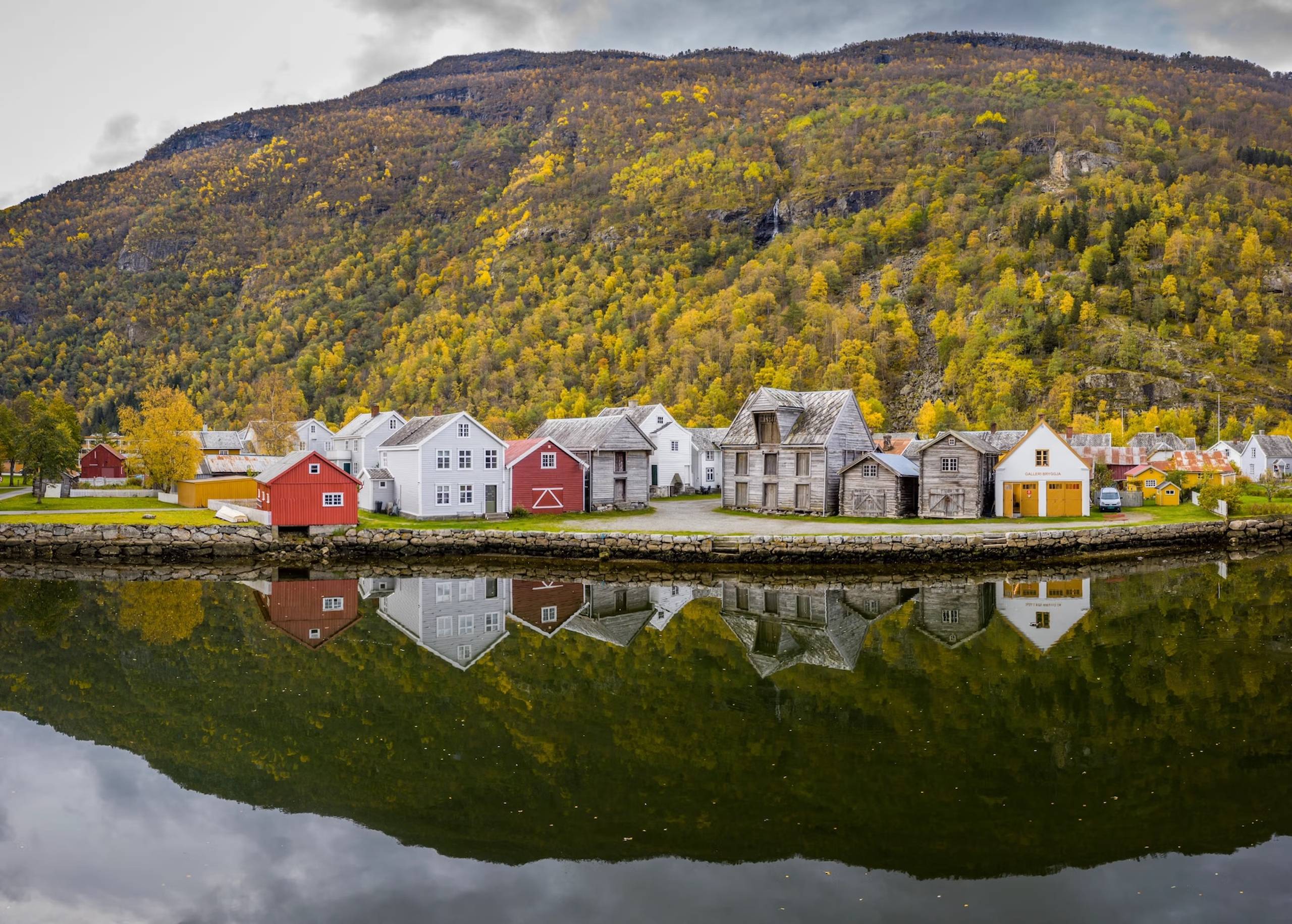 Lærdal – A Historic Valley Rich in Nature and Tradition — 1