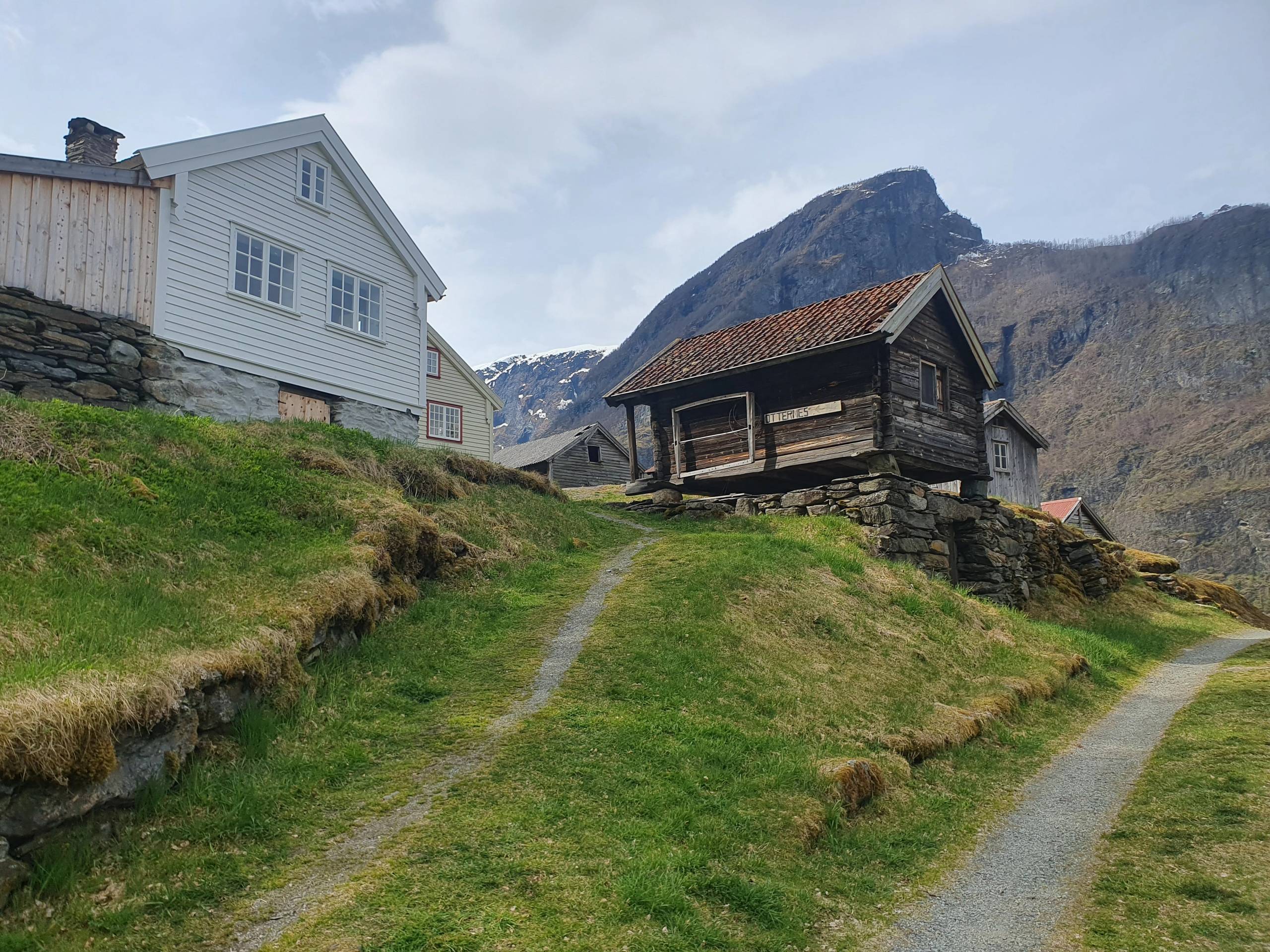 Otternes - Historic Farm Village in Aurland — 3