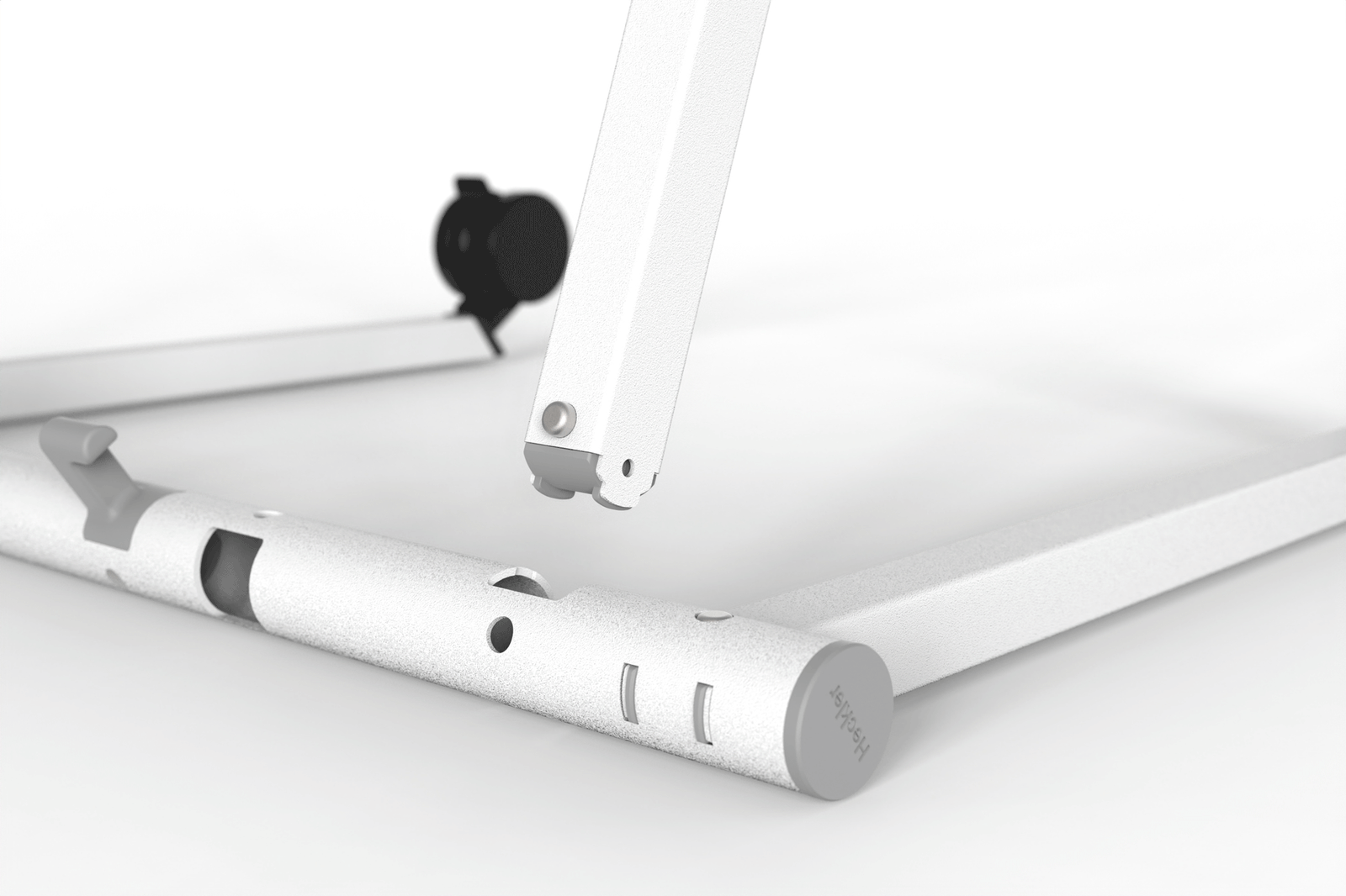 Fast, tool-free assembly.