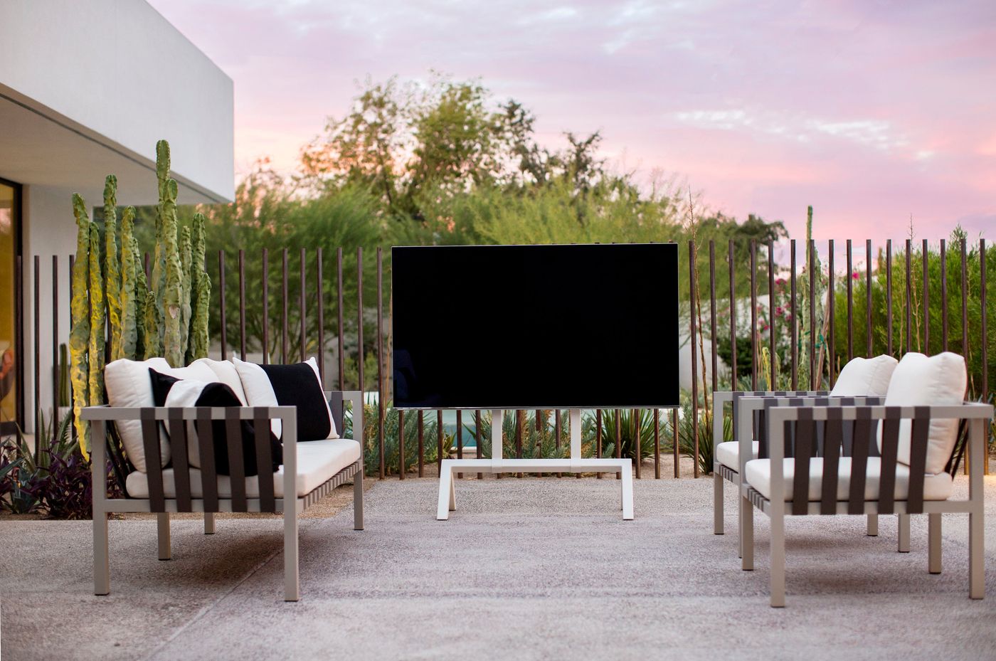 Heckler TV Stand Outdoors