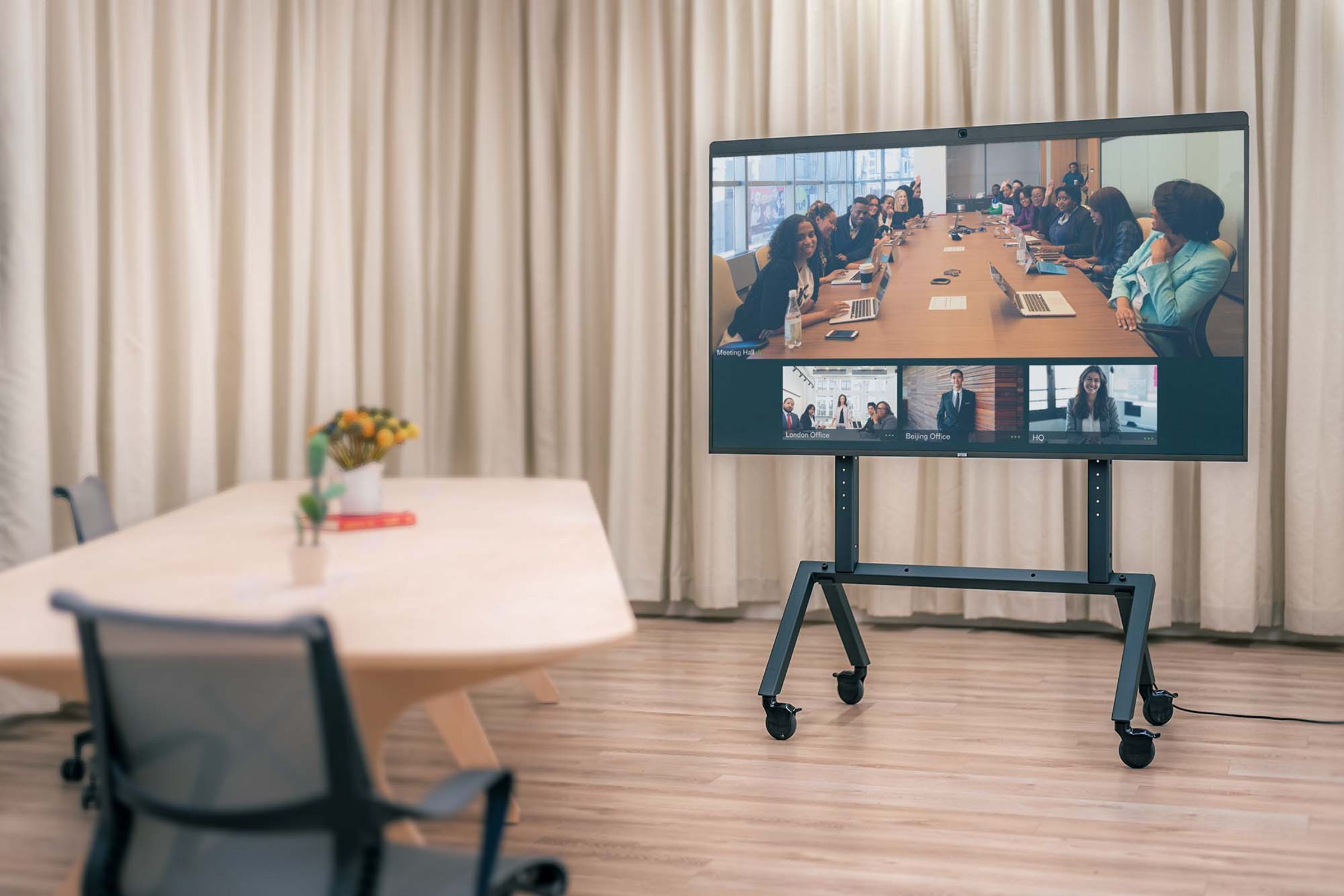 75-inch collaboration, anywhere.