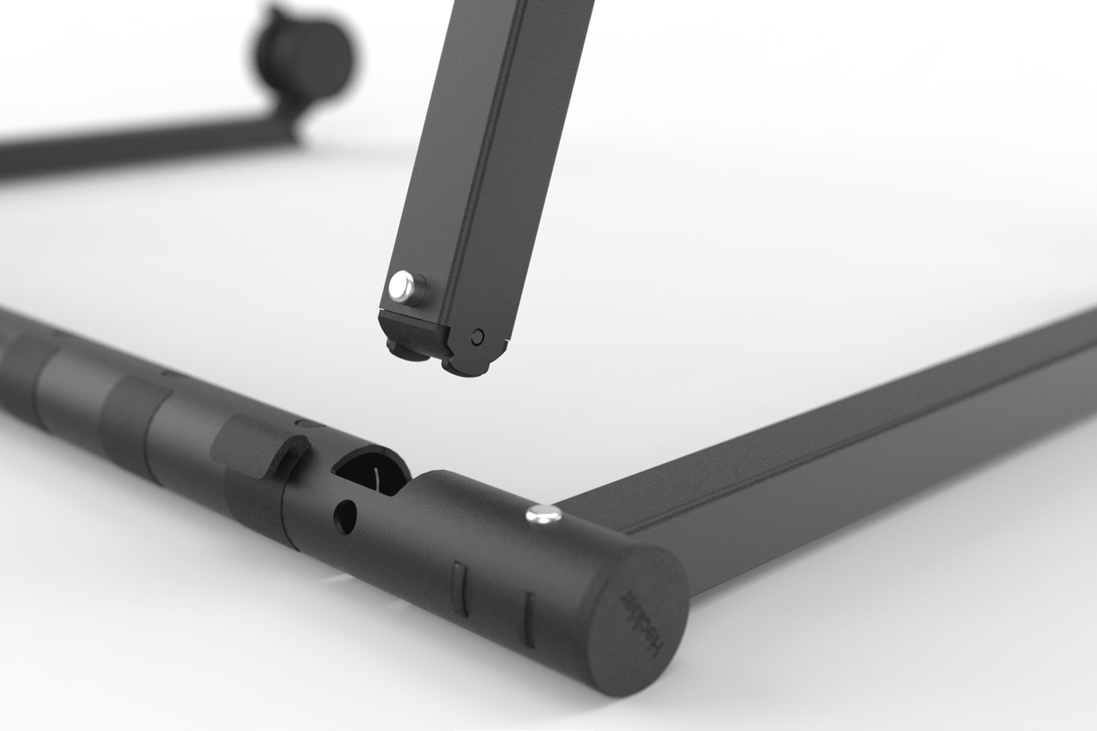 Fast, tool-free assembly.
