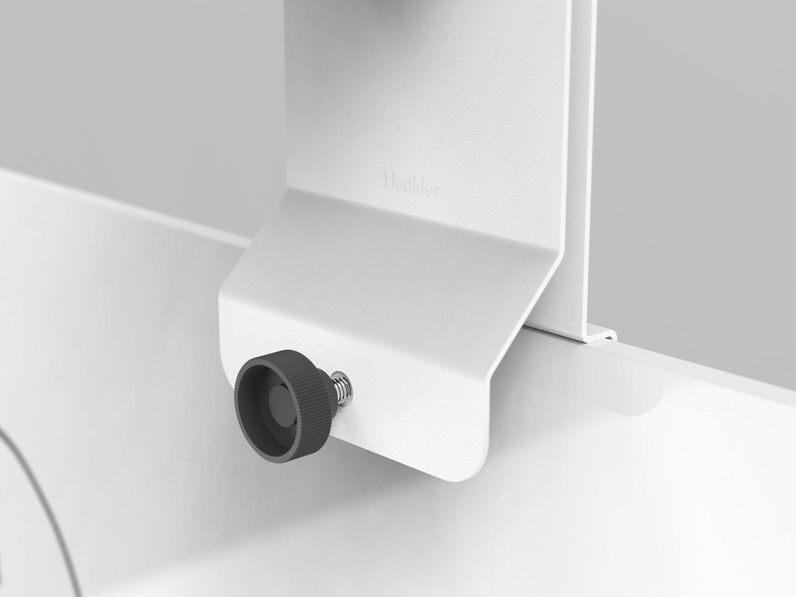 Tool-Free Installation
