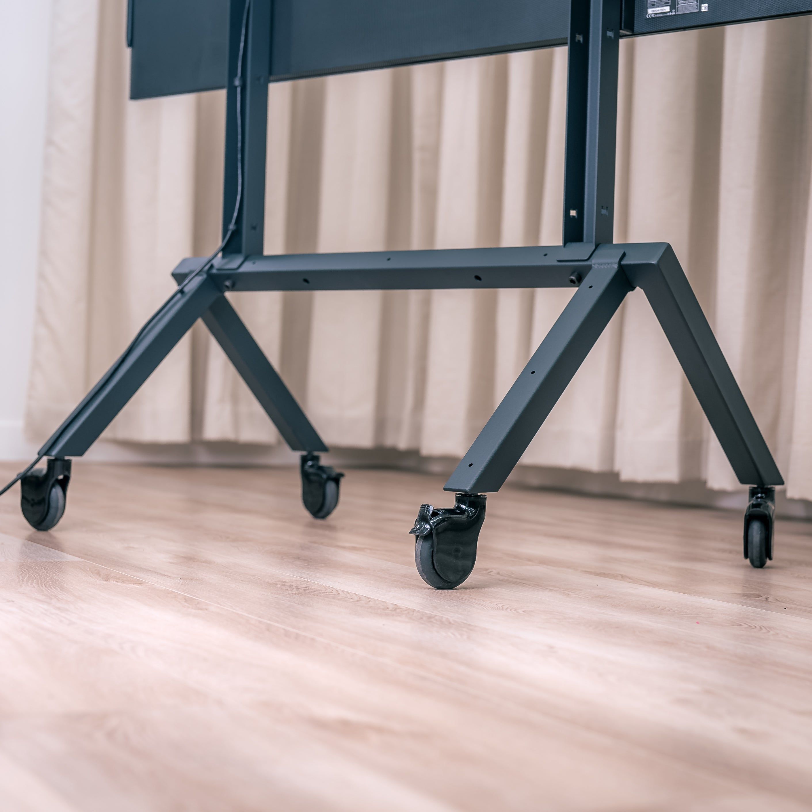 Heckler AV Cart for DTEN D7 75 | Heckler