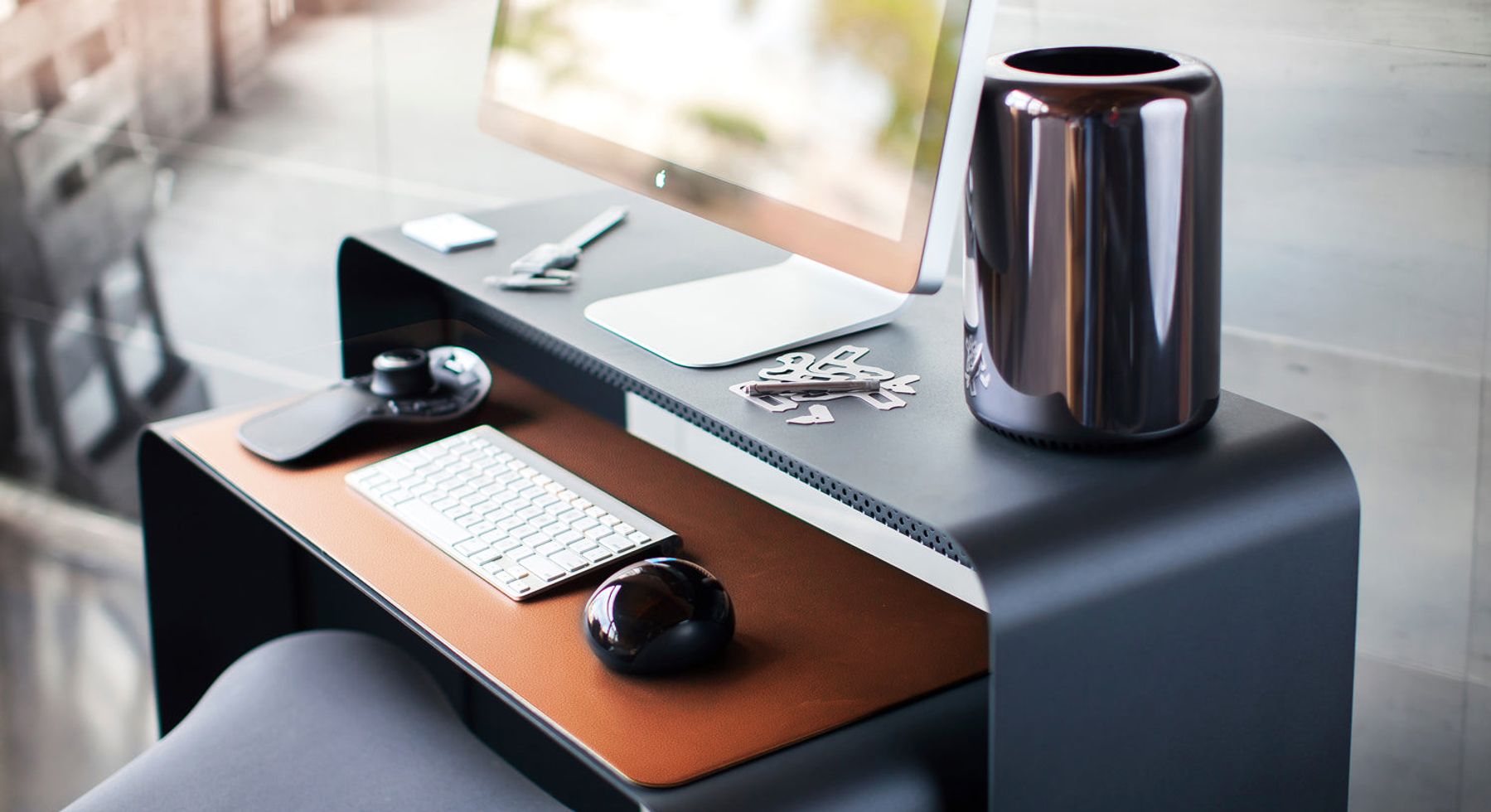 onelessdesk tenth anniversary edition with leather desk pad