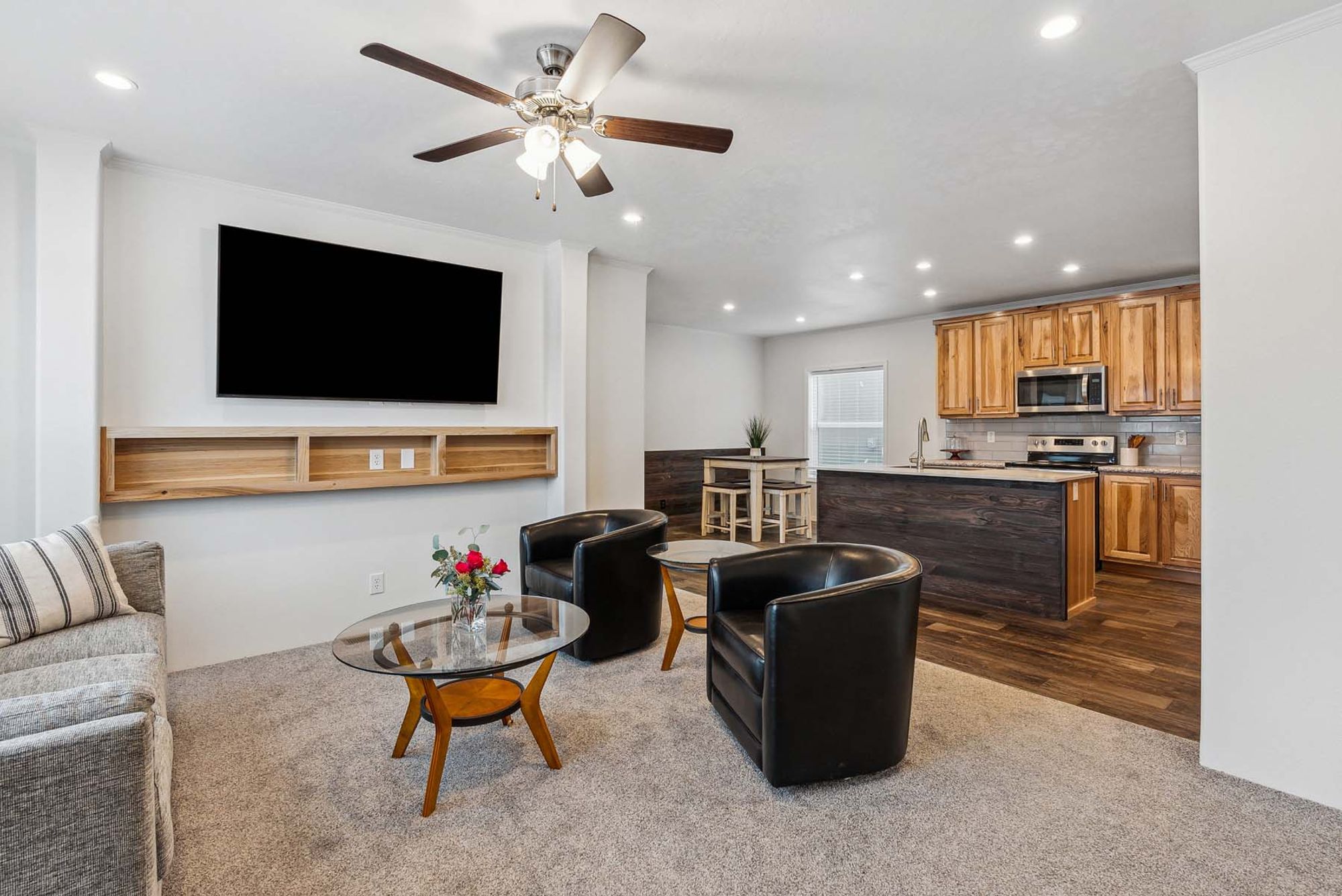 dreamworks dw4483b living room 3
