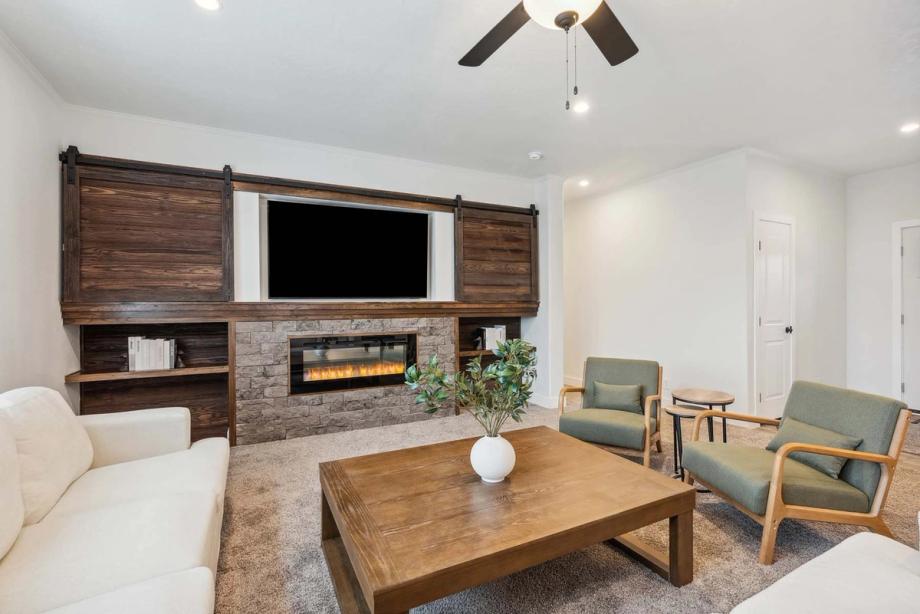 selkirk advantage living room 2
