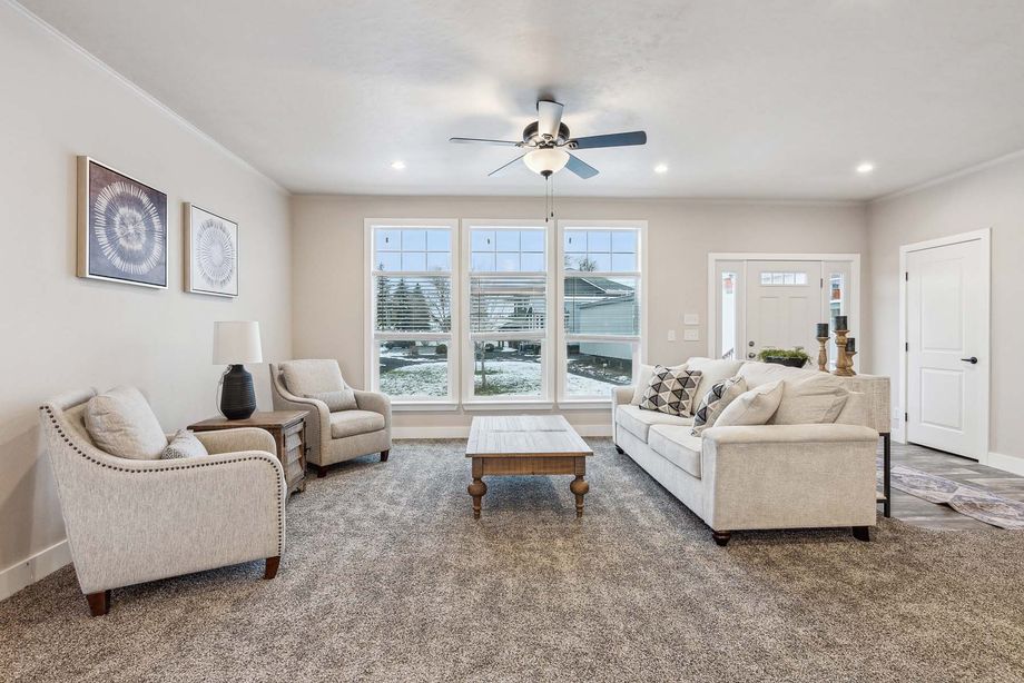 Hidden Valley Estates HV6764M Living Room 1