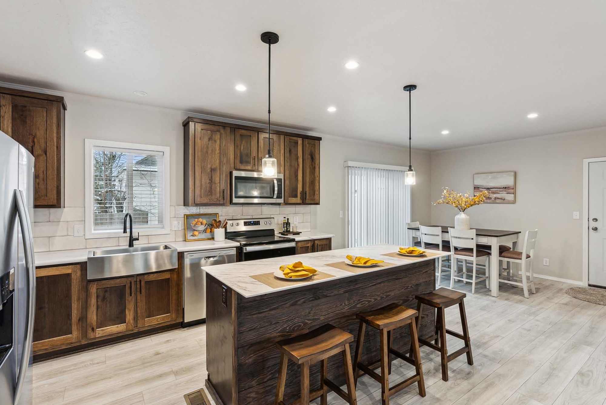 DreamWorks DW4603D kitchen 3