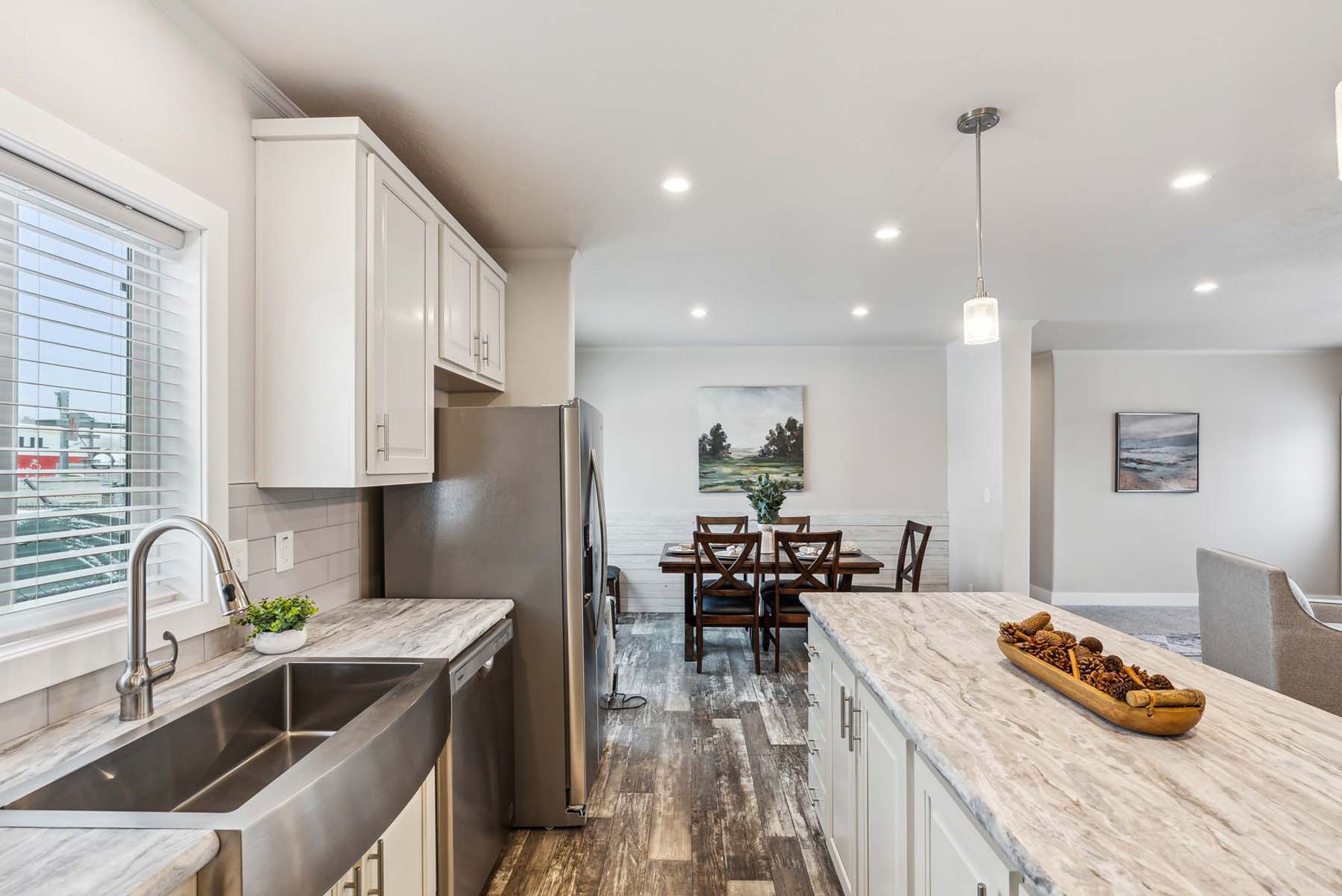 DreamWorks DW4764F kitchen 7