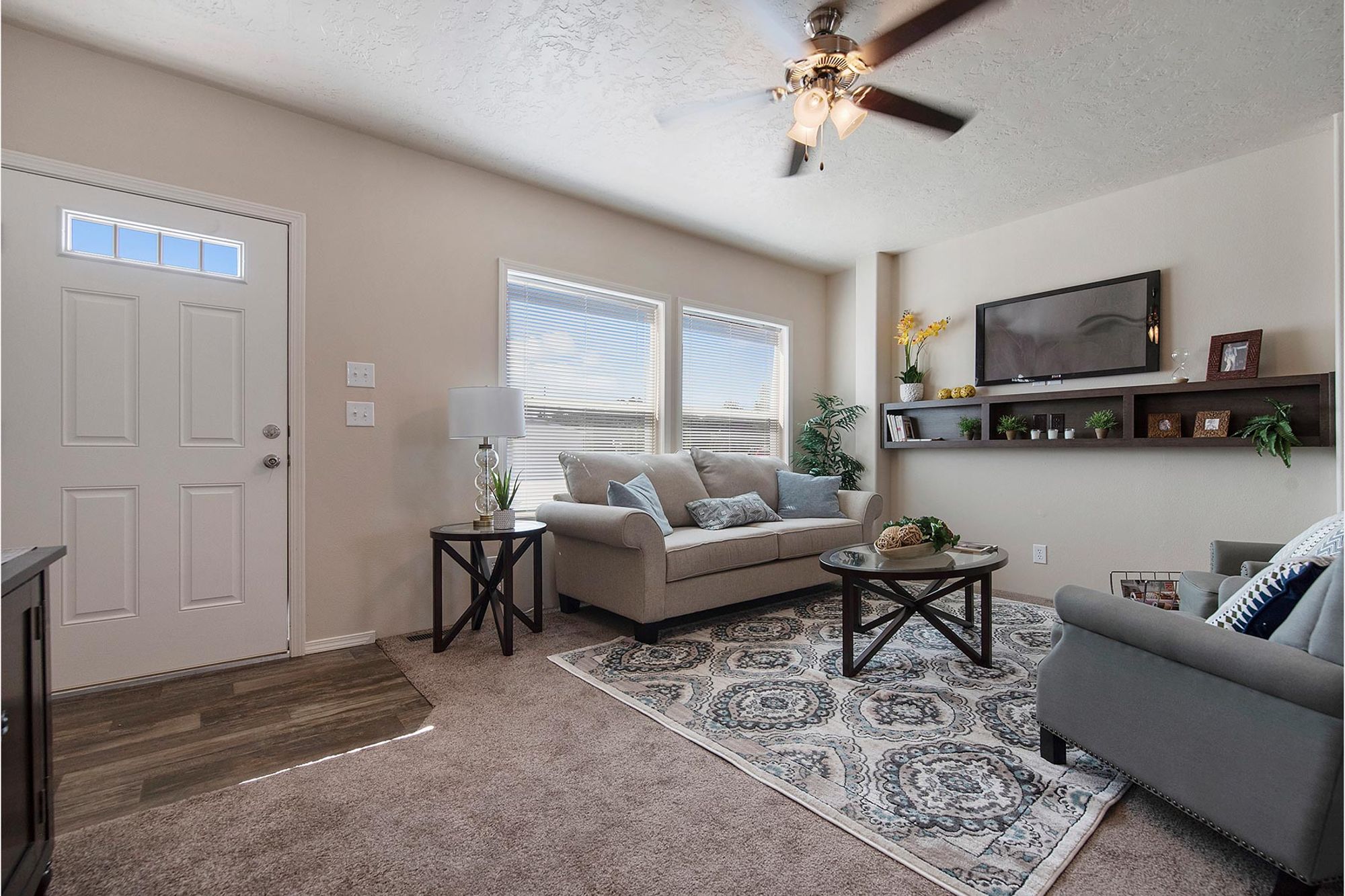 Dreamworks 4483B Living Room 1