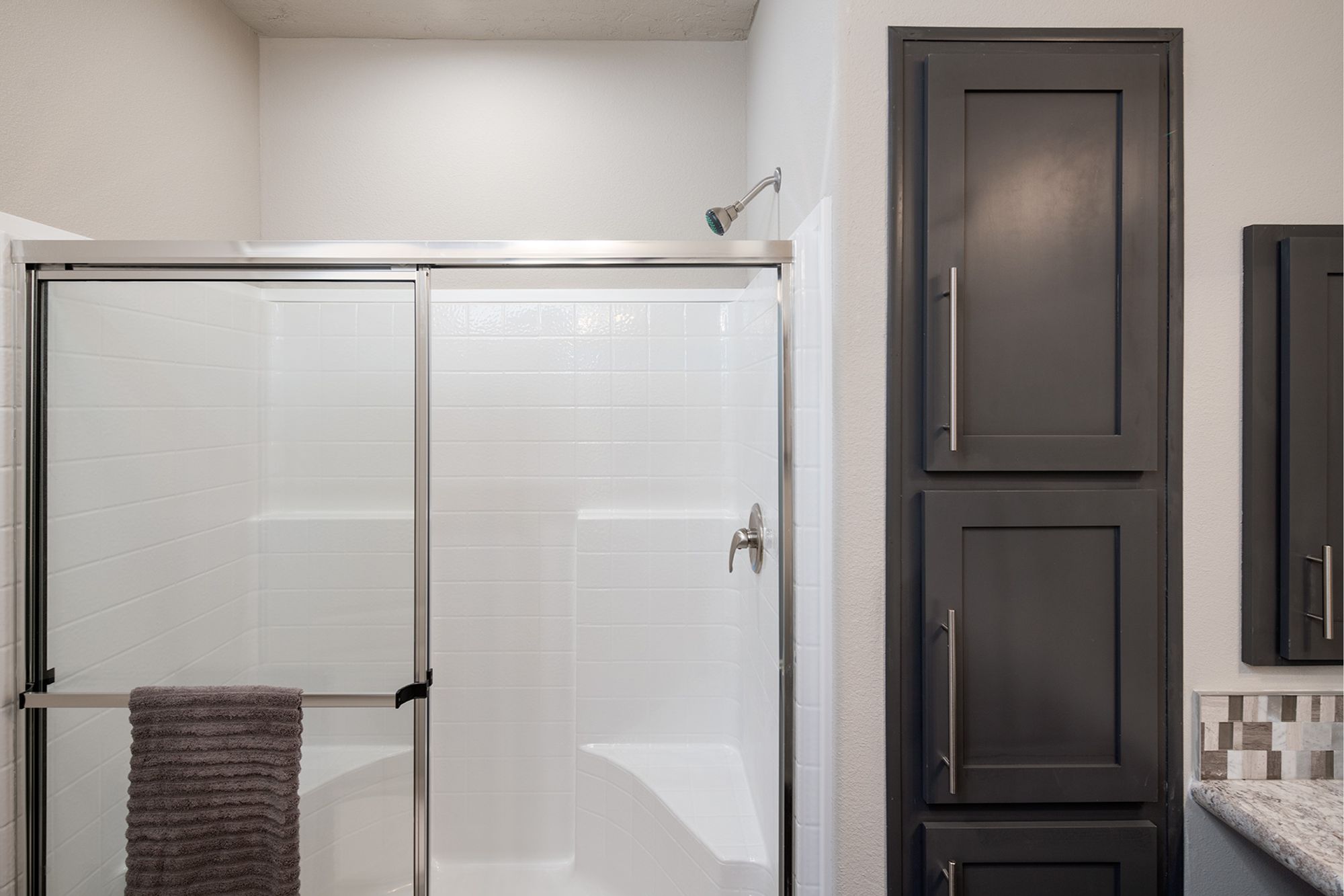 Hidden Creek HC6563P master bath 4