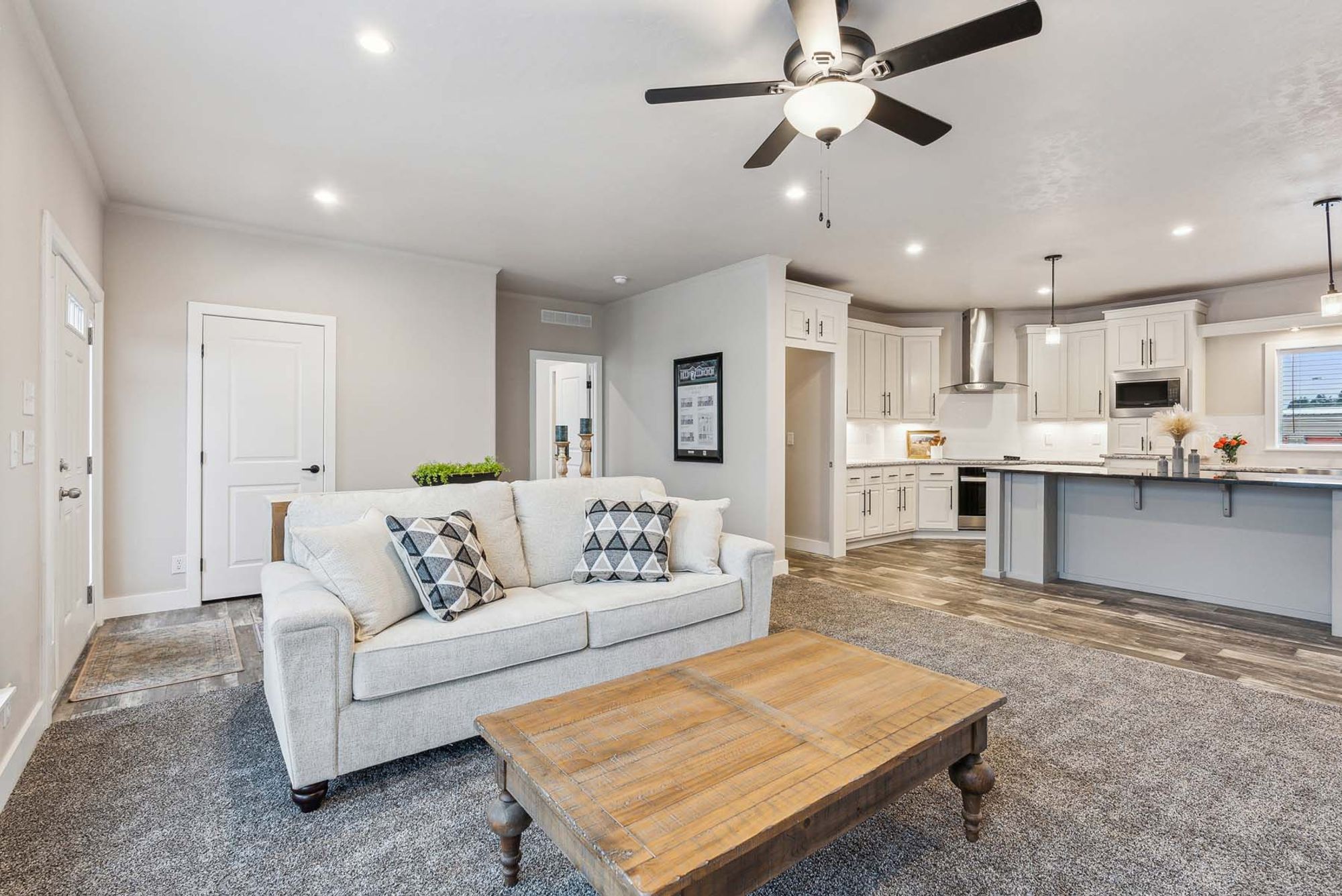 Hidden Valley Estates HV6764M Living Room 3