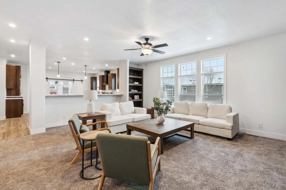 selkirk advantage living room 3