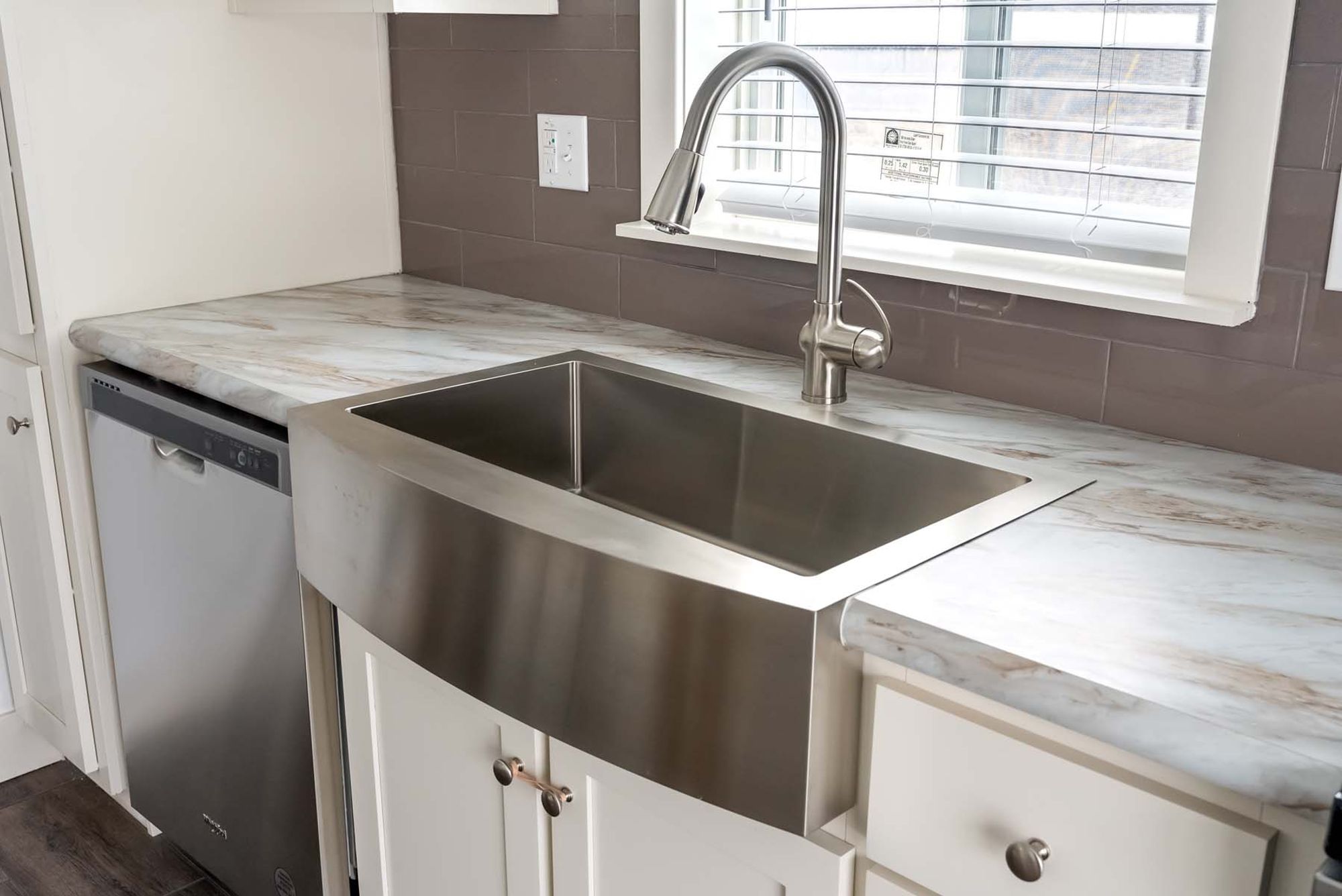 ADU 2321B kitchen sink