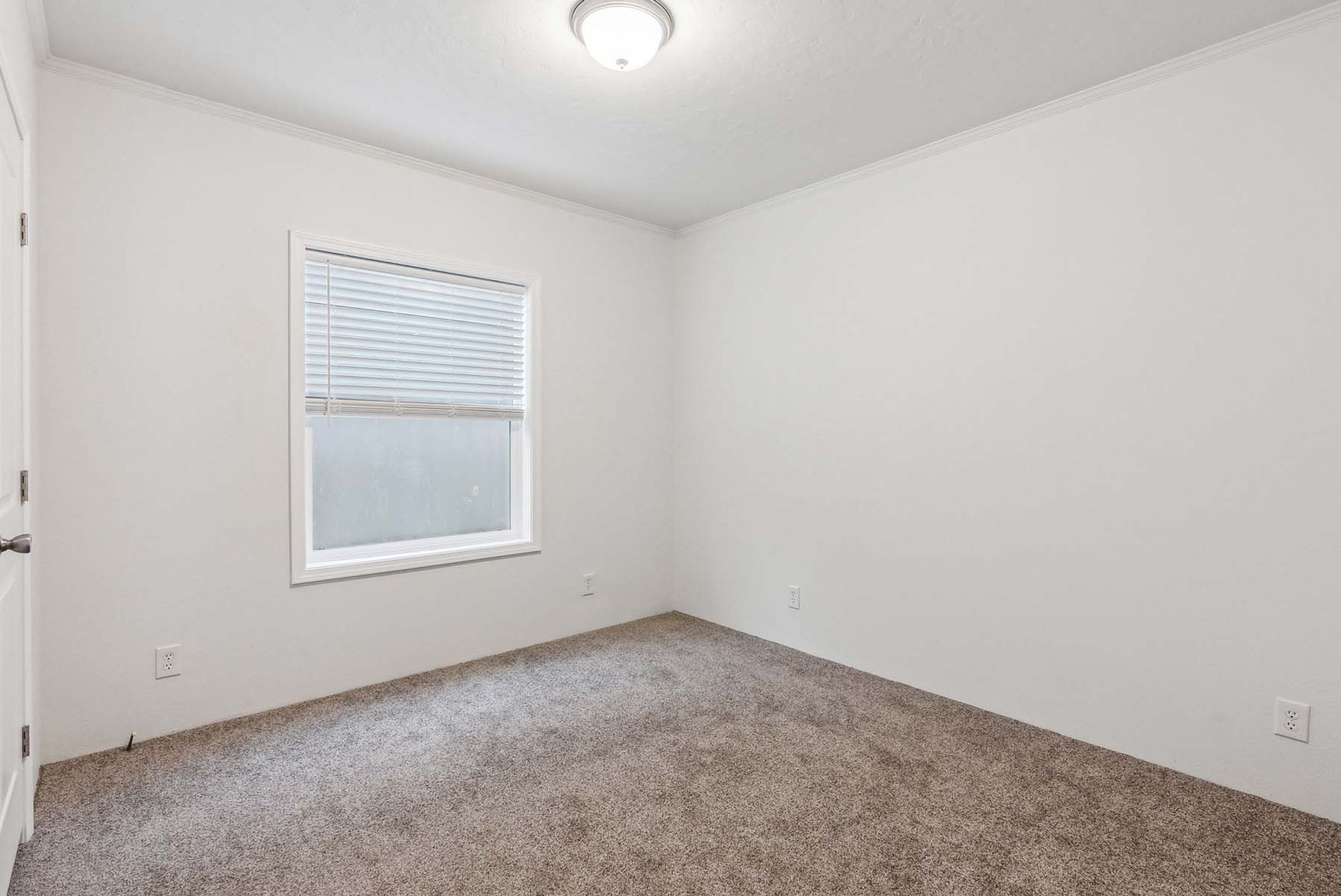 dreamworks dw4483b bedroom2a