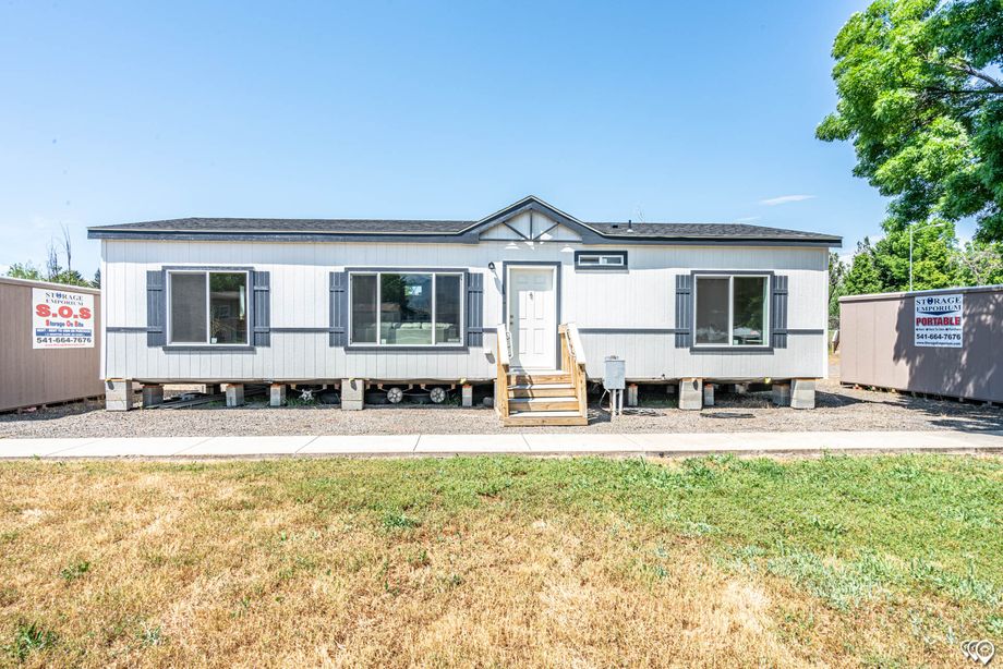 Long single-story house option