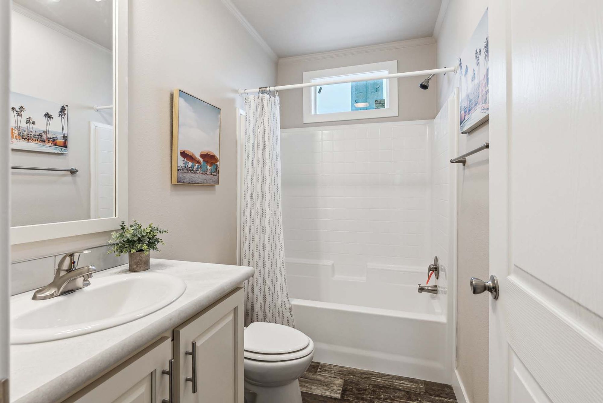DreamWorks DW4764F bath 2