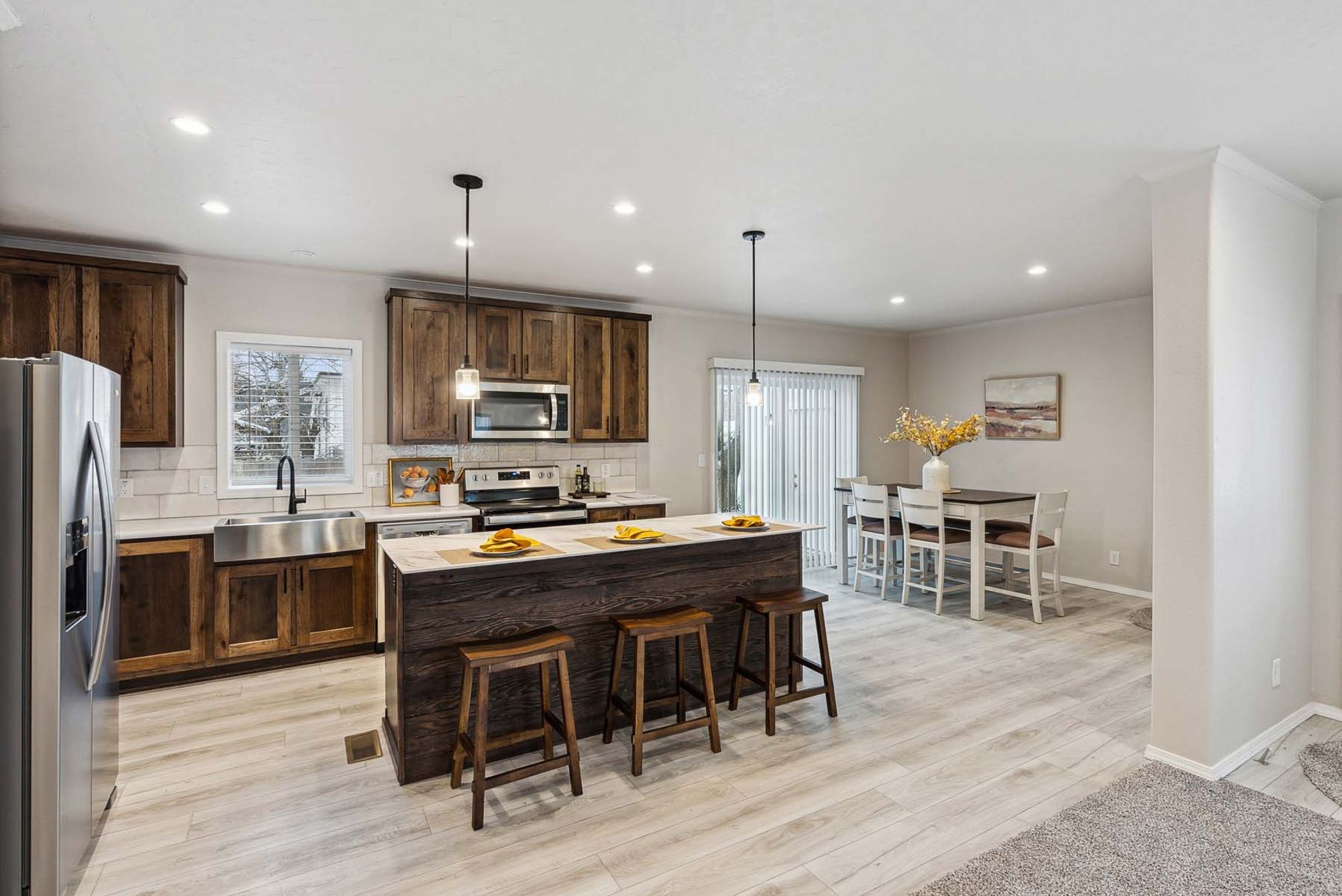 DreamWorks DW4603D kitchen 2