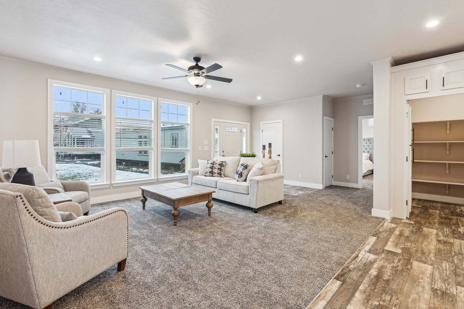 Hidden Valley Estates HV6764M Living Room 2
