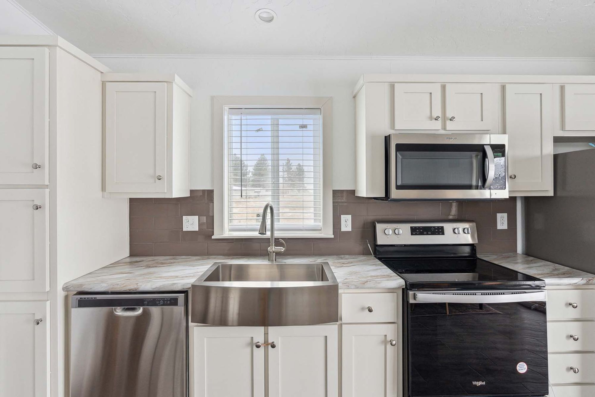 ADU 2321B kitchen 1