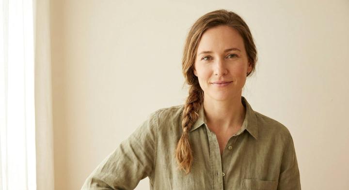 Portrait of Elise Voss, meditation teacher