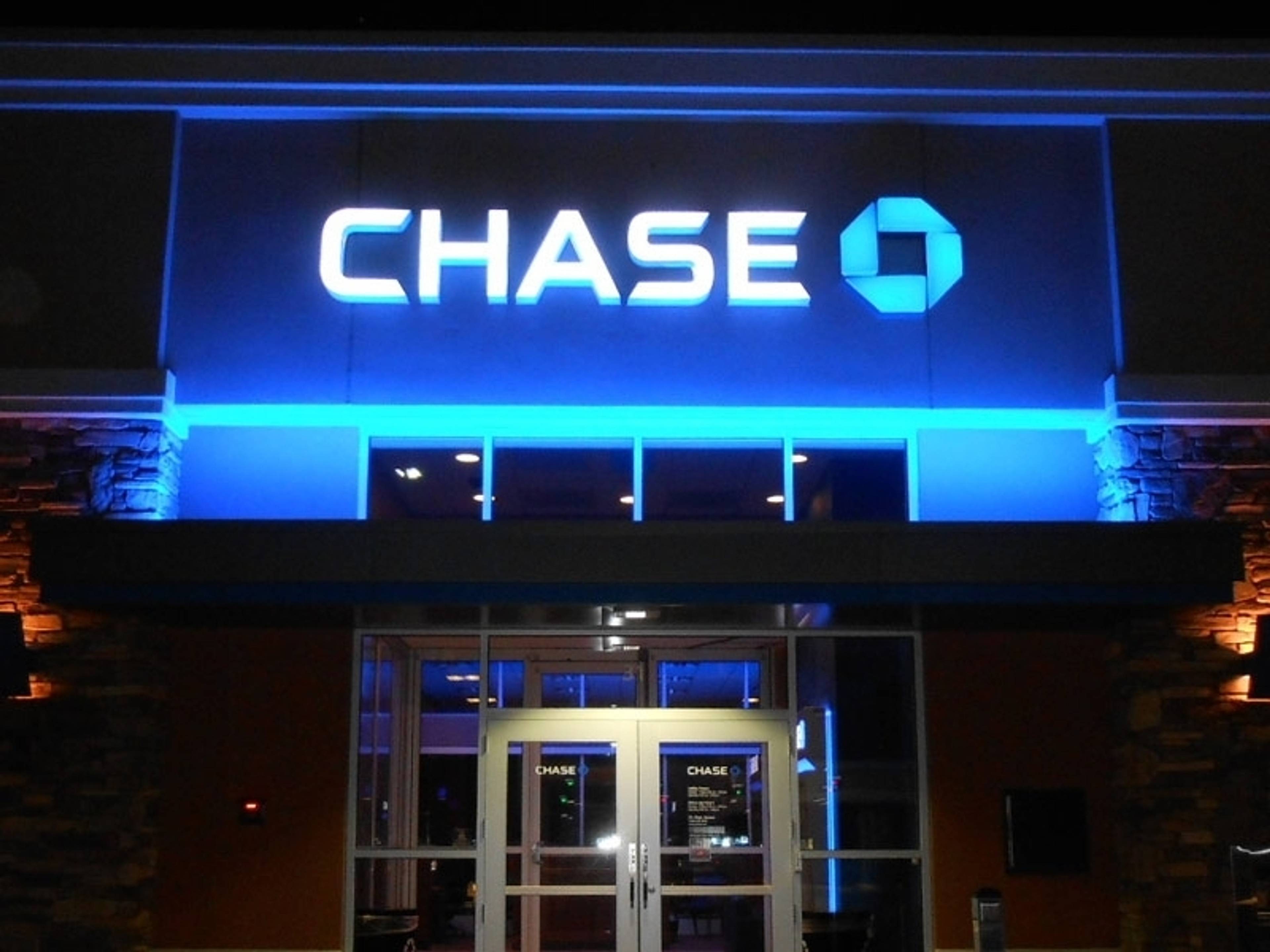 Chase Bank Exterior Signage