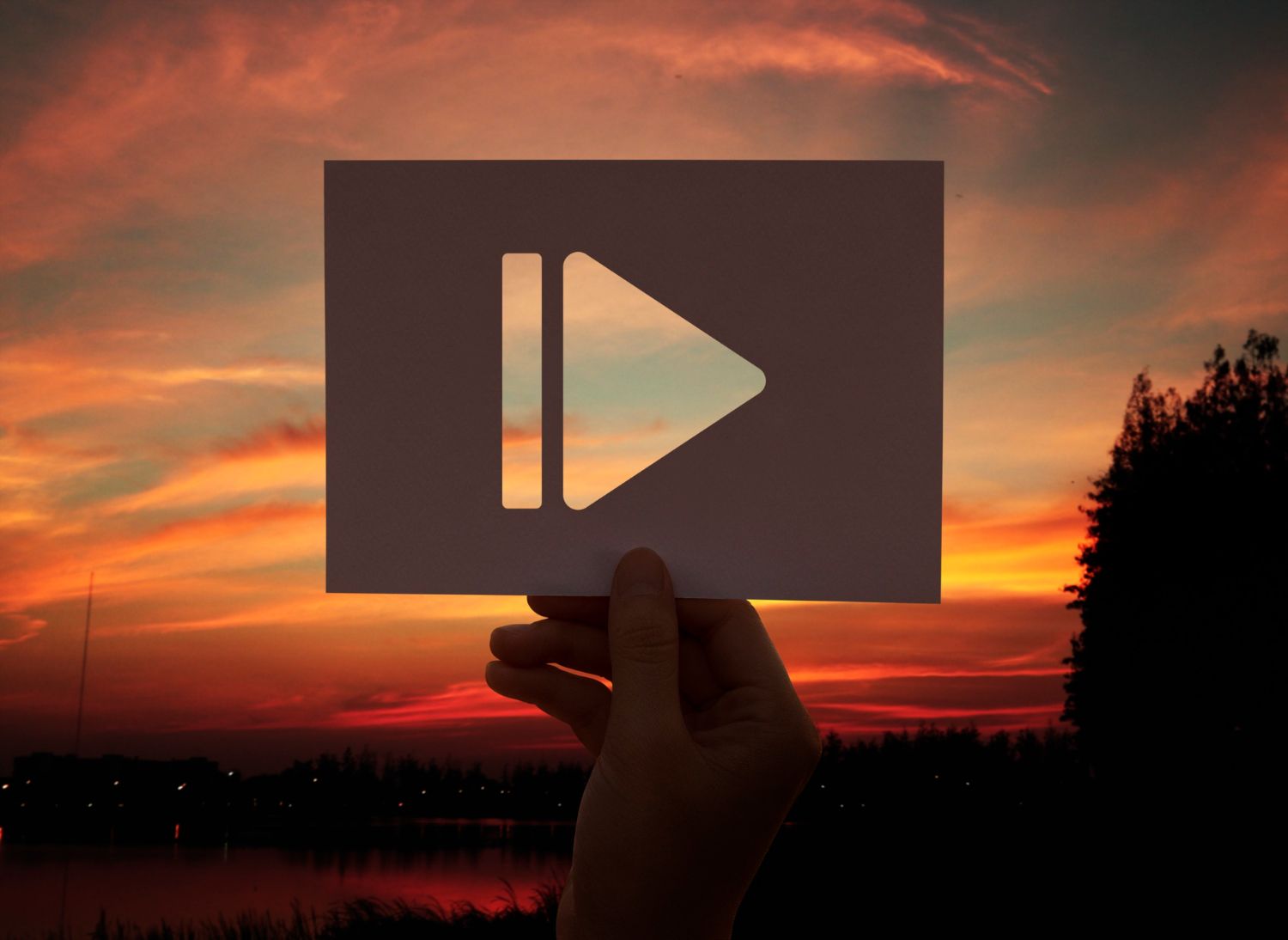 5 Benefits of Using Faceless Videos for Your Brand