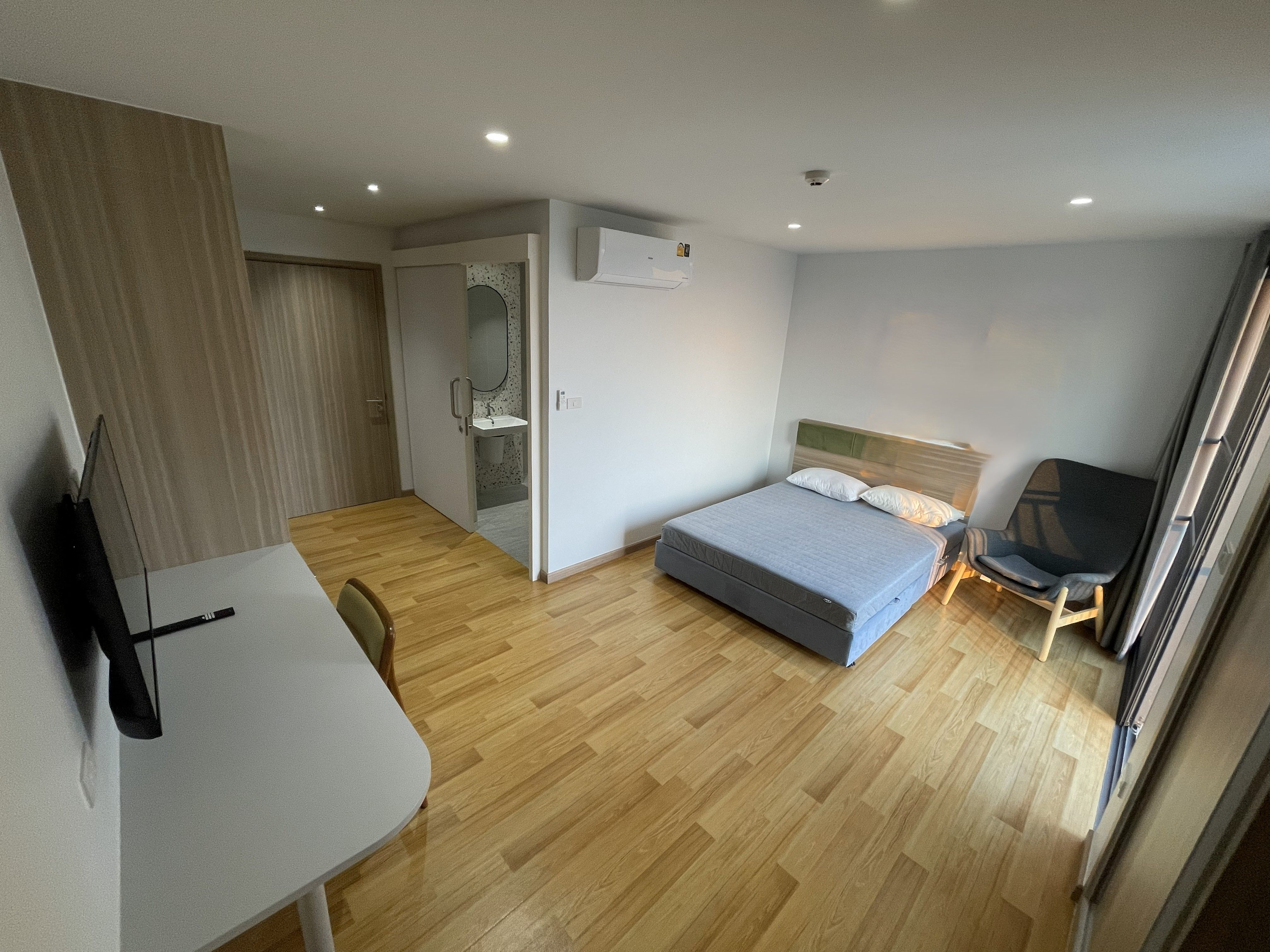 Studio 4
