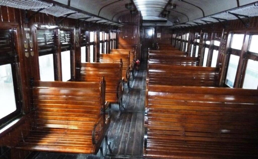 Portada de El Tren Que Llegaba Tarde