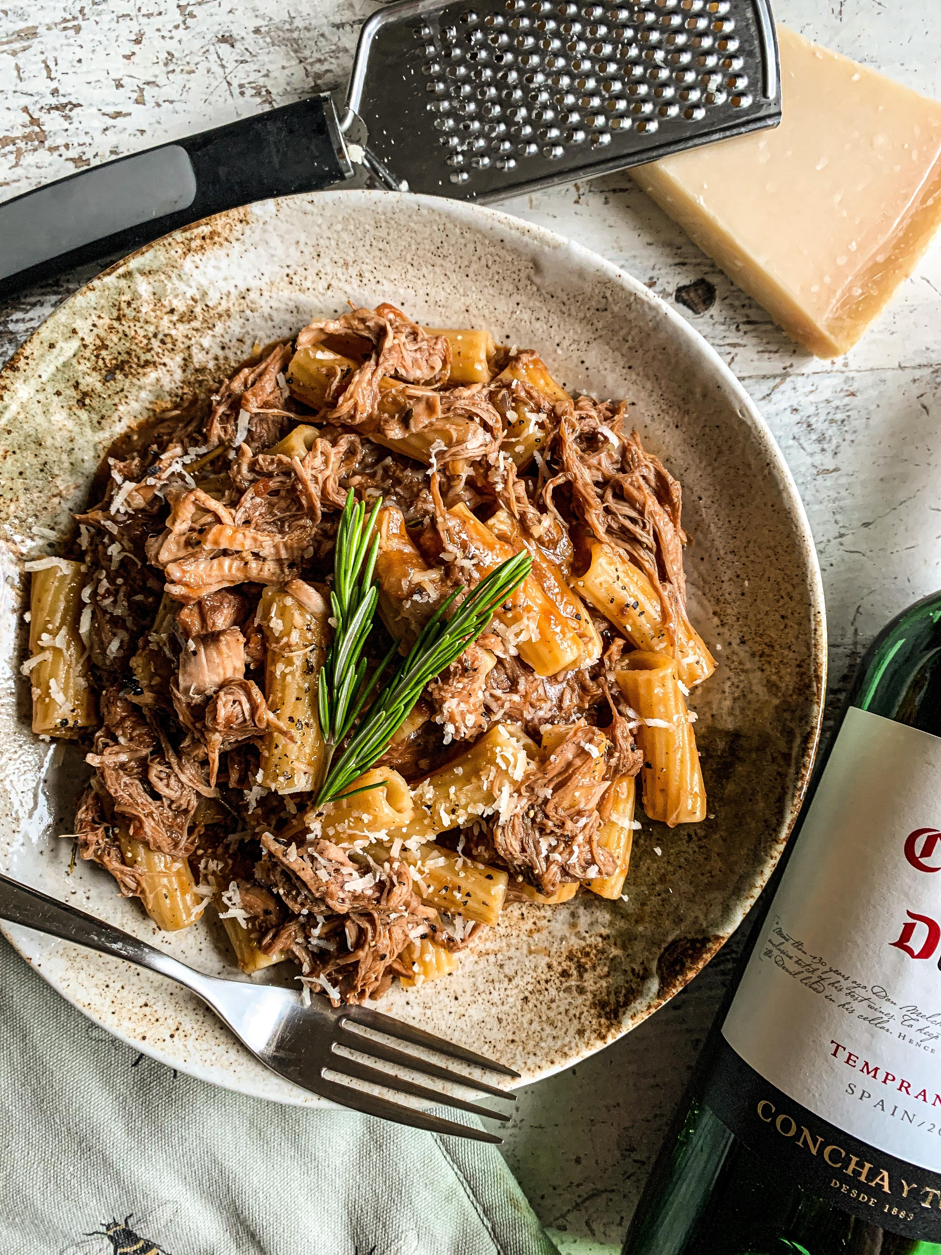 Slow Cooker Red Wine Pulled Pork Ragu
