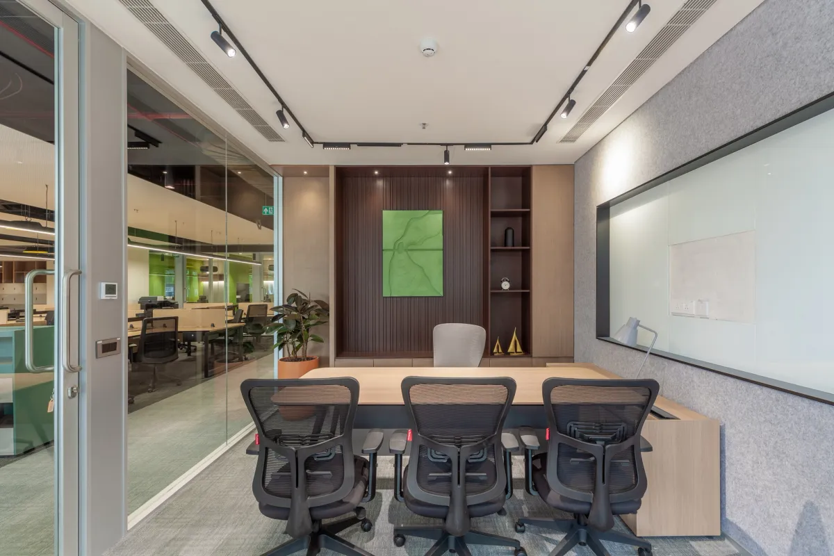 Lily gallery image 8