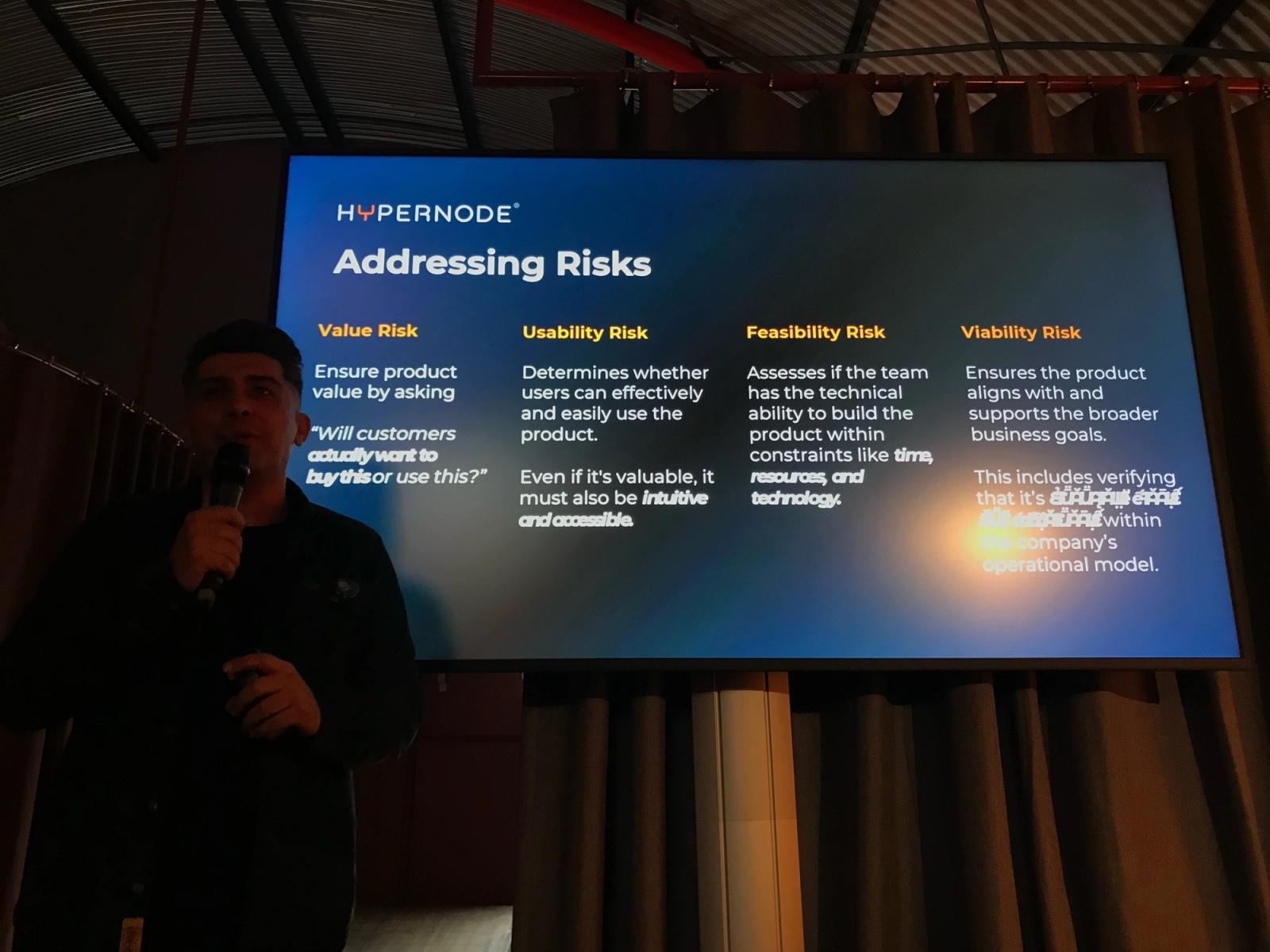 Slide Hypernode „Addressing Risks”: riscul de valoare, de utilizare, de fezabilitate și de viabilitate.