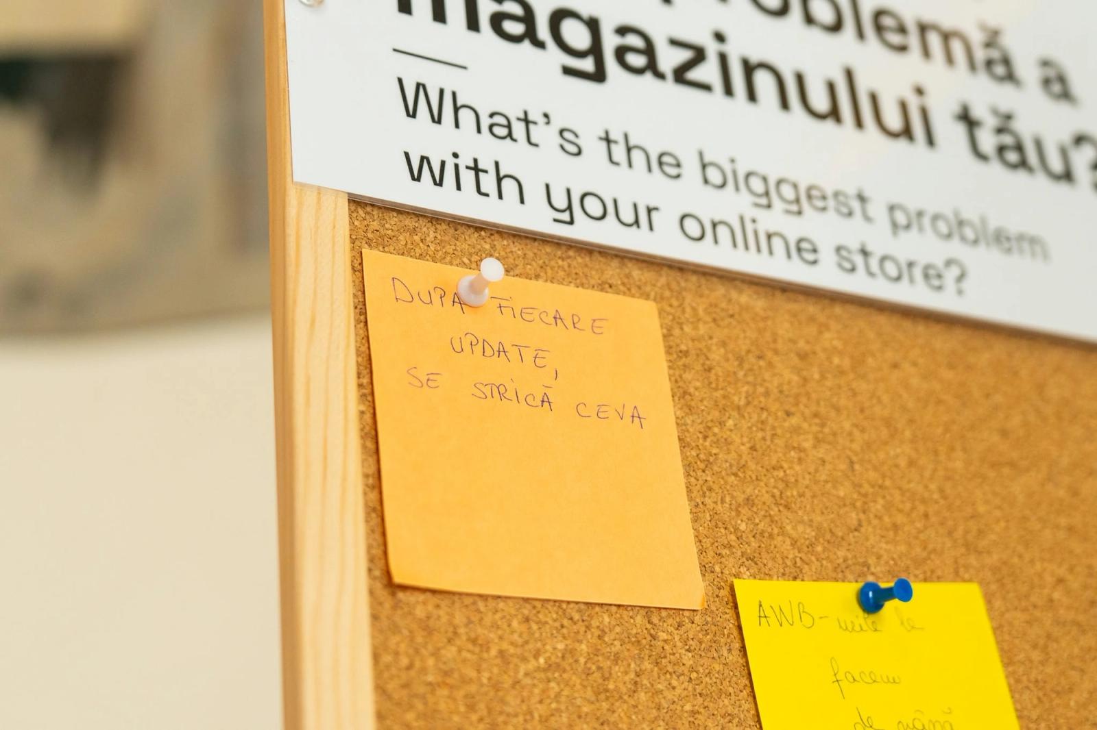 The cork board at the LIQUIDLAB stand at GPeC SUMMIT 2026, with the question What's the biggest problem with your online store? and the first sticky notes.