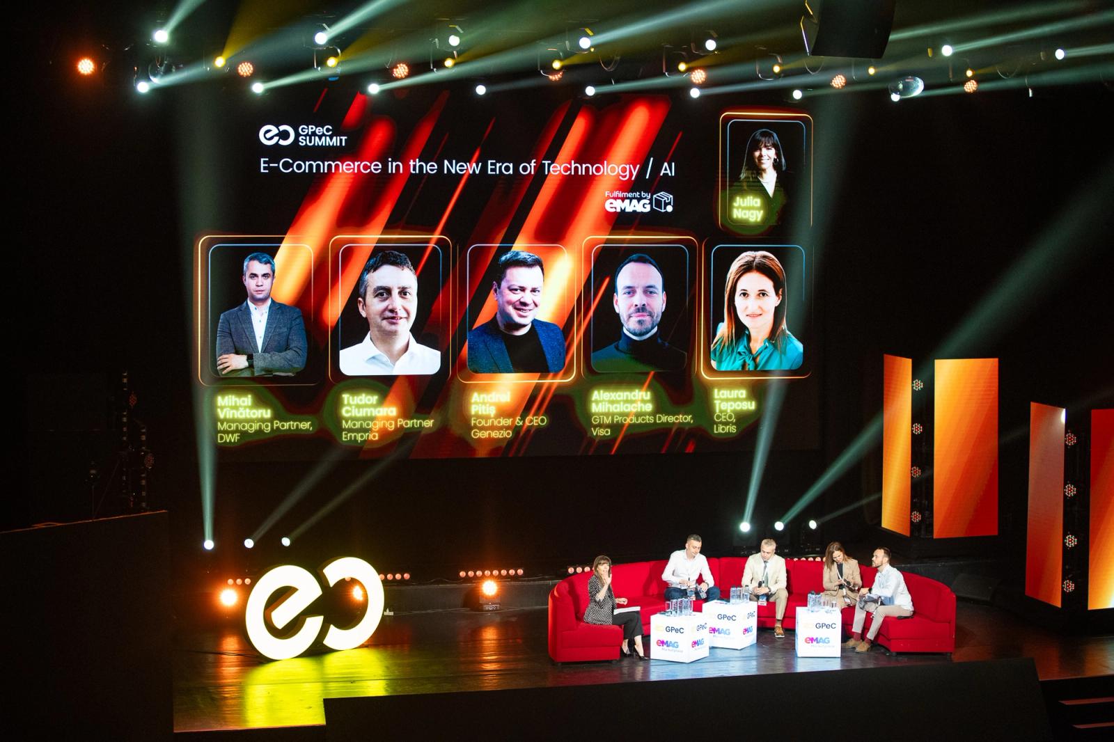 Panelul E-Commerce in the New Era of Technology / AI pe scena GPeC SUMMIT, pe 26 mai 2026, cu cei cinci invitați pe ecran.