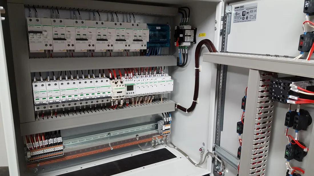 Câblage d'armoire électrique industrielle réalisé par ASL2i · réalisation 18