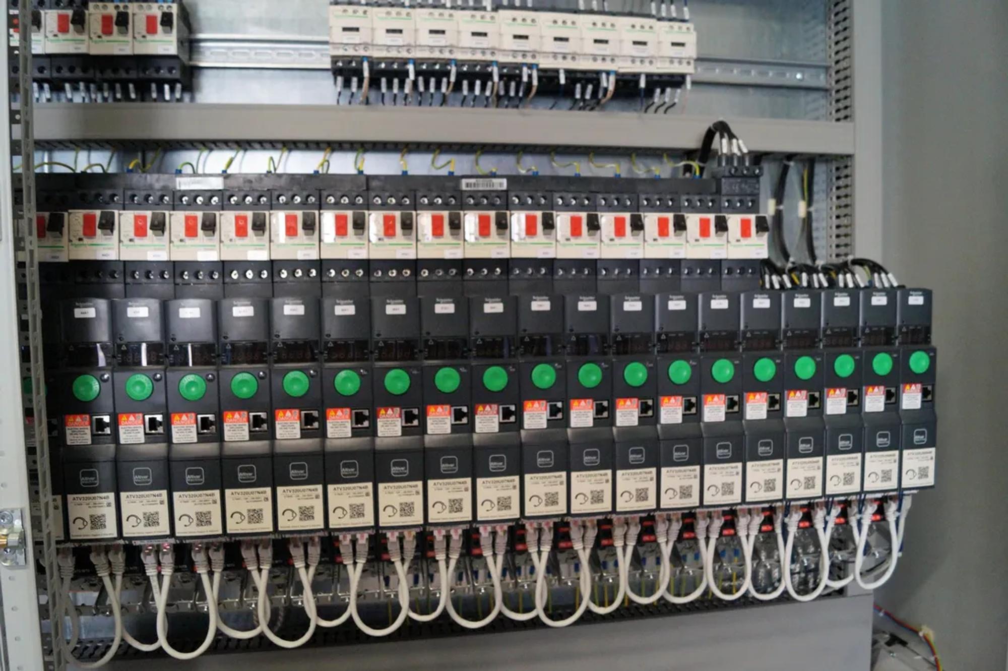 Câblage d'armoire électrique industrielle réalisé par ASL2i · réalisation 16