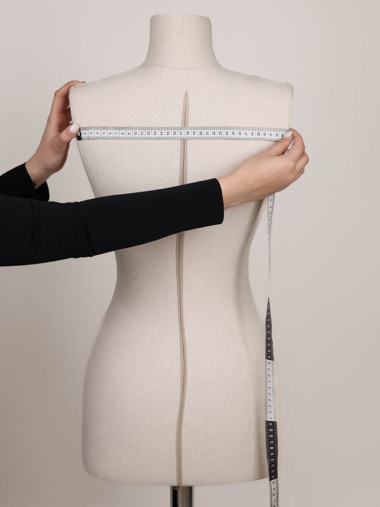 BACK WIDTH