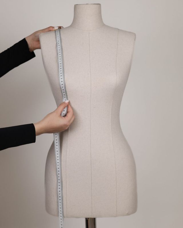 SHOULDER TO UNDER BREAST