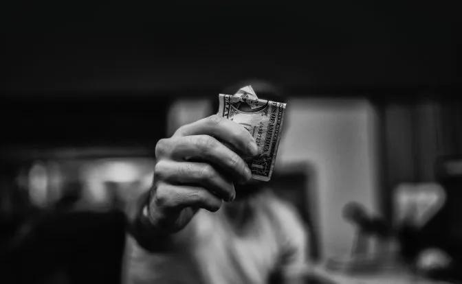 Freelancer's Guide to Ruling the World: How to Calculate Your Hourly Rate and Get Paid What You’re Worth