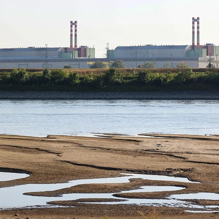 Image of Hungary's Paks nuclear plant on the Danube