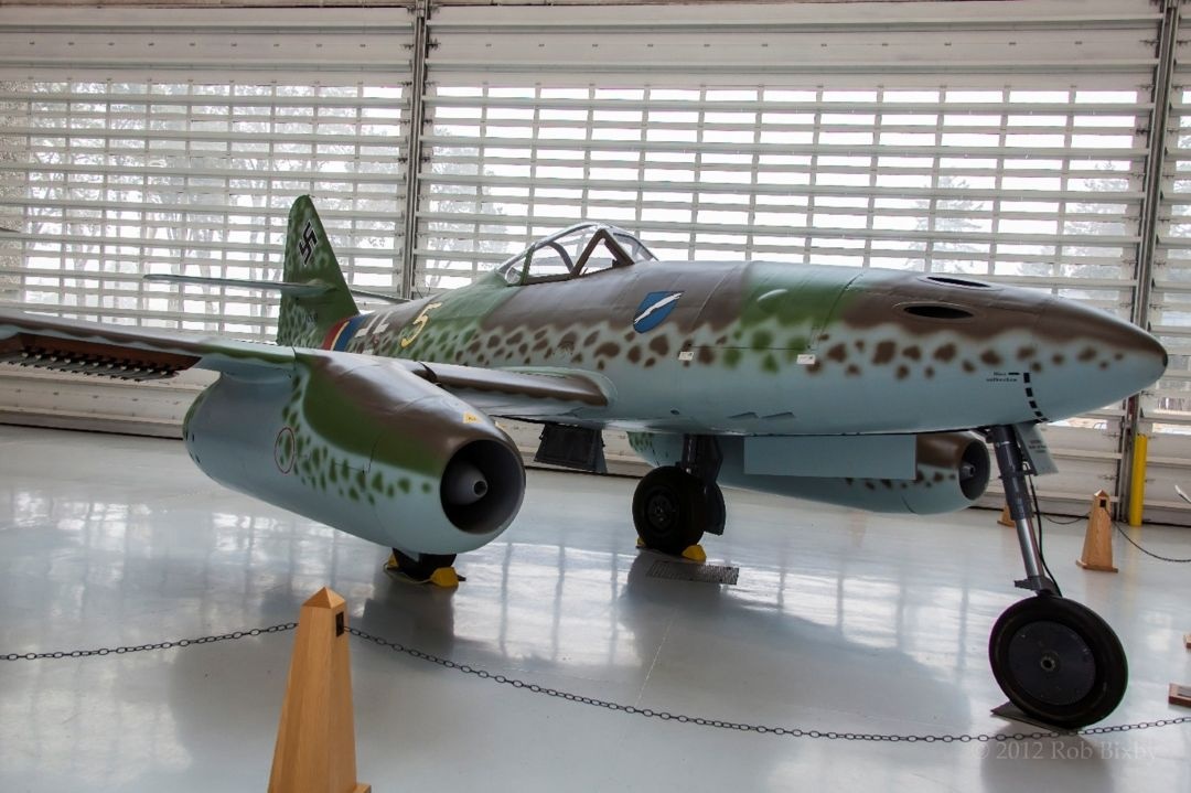 An image of a Messerschmitt Me 262 plane